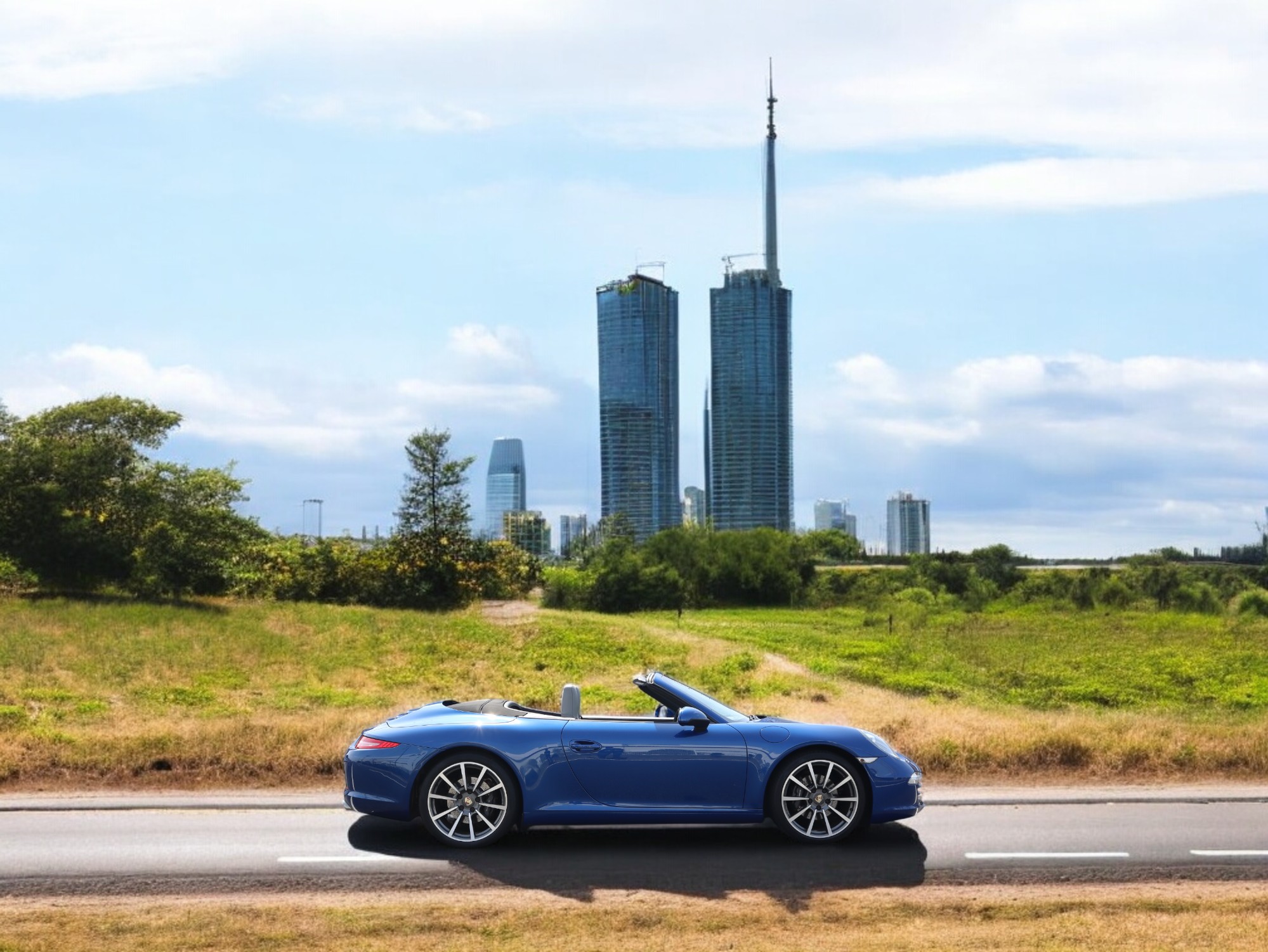 ポルシェ911カレラカブリオレ（Type991.1）PDK<br>スポーツクロノパッケージ<br>ツートンレザーインテリア<br>シートヒーター<br>カレラクラシックホイール