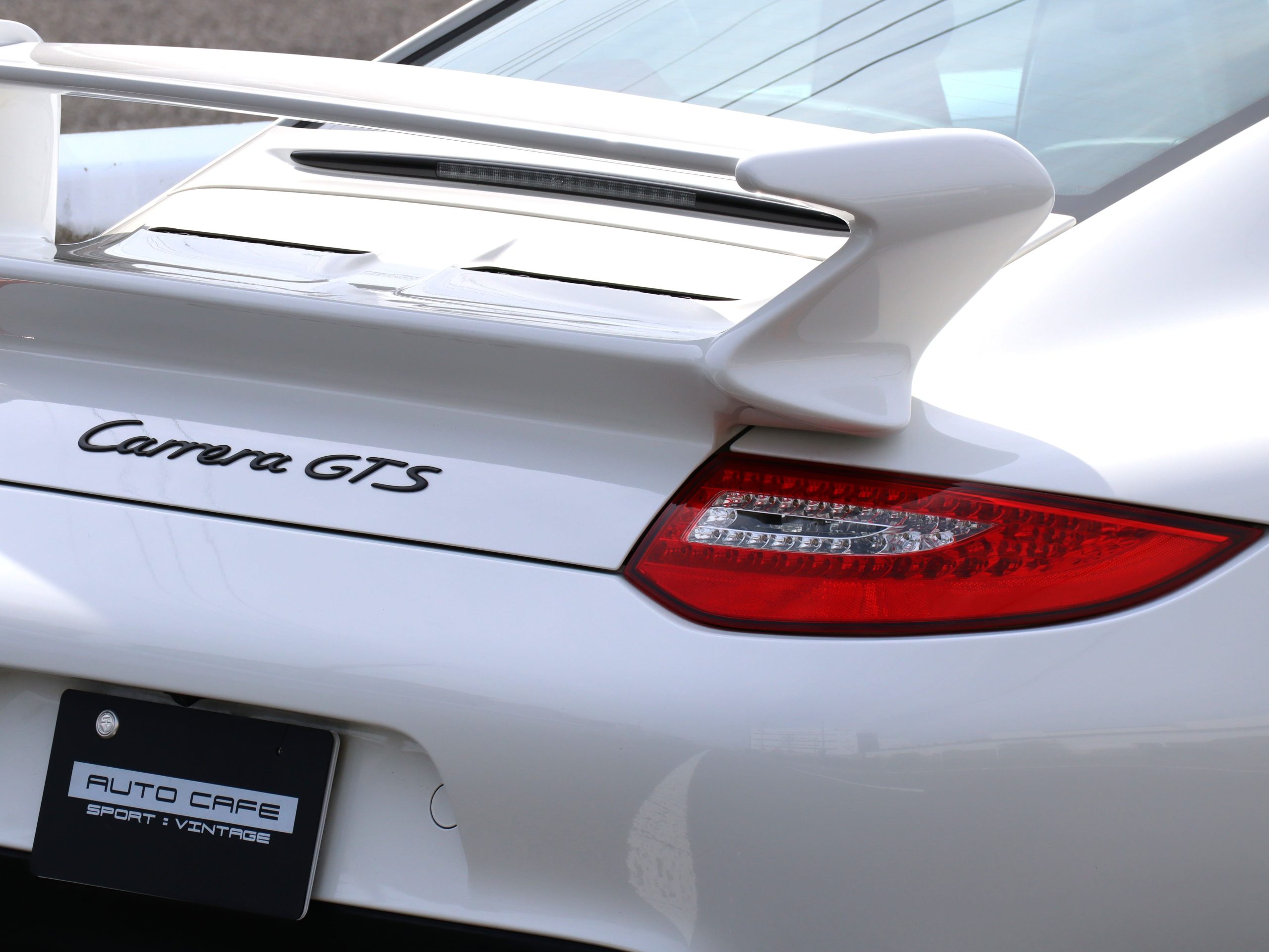 ポルシェ911カレラGTS（Type997.2）PDK<br>カップエアロキット<br>レザー&アルミニウムルックインテリア<br>スポーツエグゾーストシステム