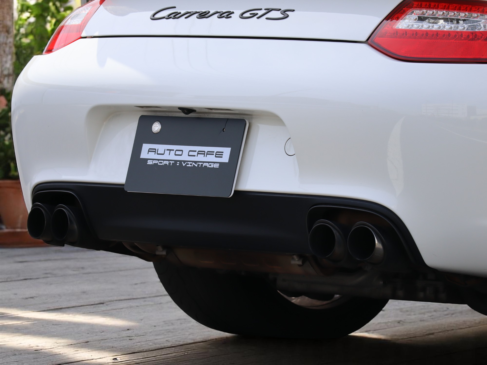 ポルシェ911カレラGTS（Type997.2）PDK<br>カップエアロキット<br>レザー&アルミニウムルックインテリア<br>スポーツエグゾーストシステム