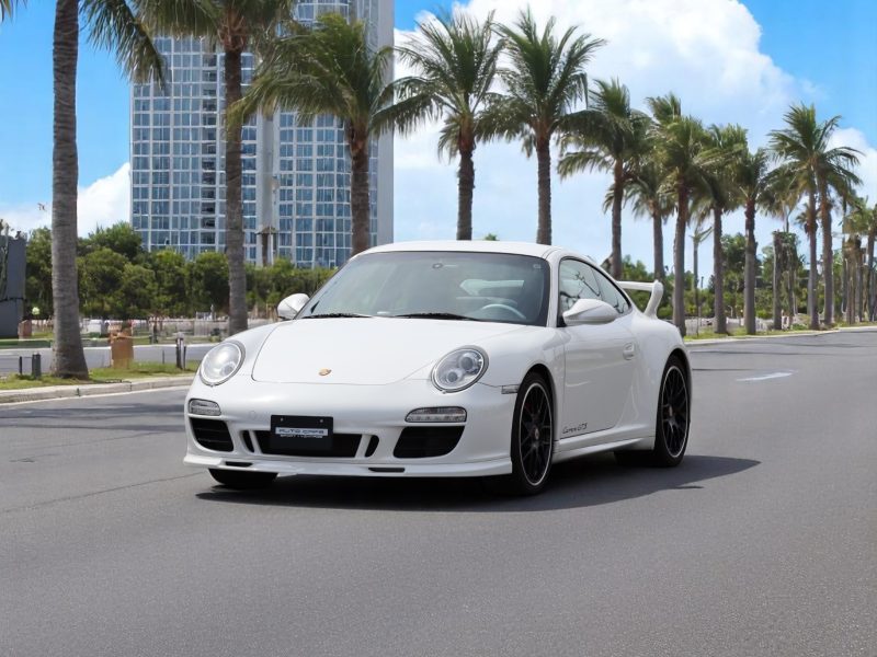 ポルシェ911カレラGTS（Type997.2）PDK<br>カップエアロキット<br>レザー&アルミニウムルックインテリア<br>スポーツエグゾーストシステム