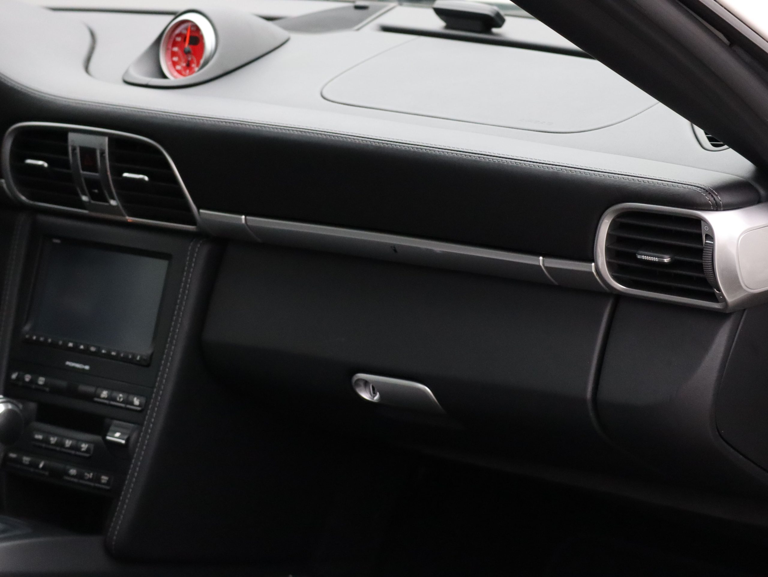 ポルシェ911カレラGTS(Type997.2)PDK<br>純正カップエアロキット<br>レザー&アルミニウムルックインテリア<br>スポーツエグゾーストシステム