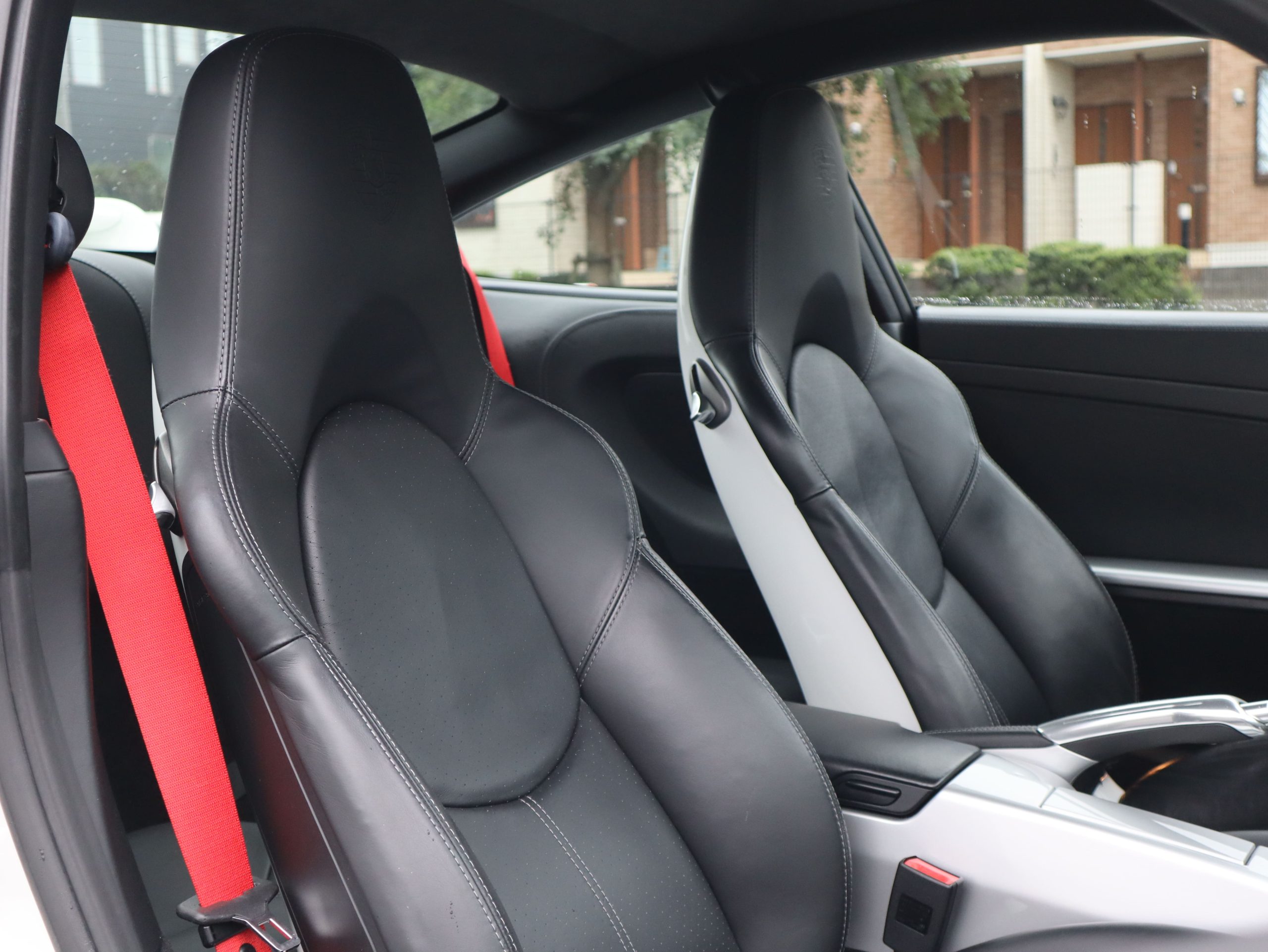 ポルシェ911カレラGTS(Type997.2)PDK<br>純正カップエアロキット<br>レザー&アルミニウムルックインテリア<br>スポーツエグゾーストシステム