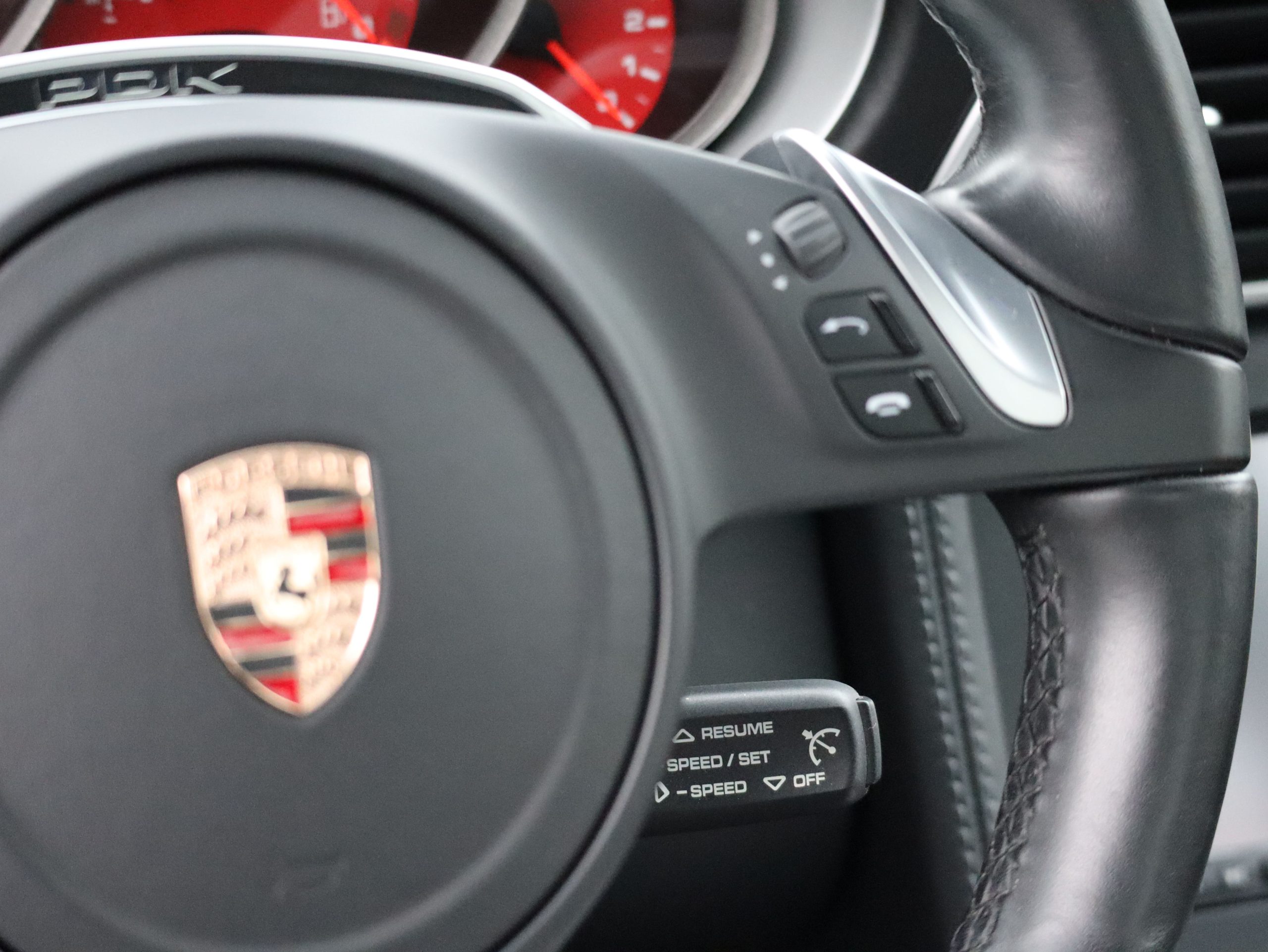 ポルシェ911カレラGTS(Type997.2)PDK<br>純正カップエアロキット<br>レザー&アルミニウムルックインテリア<br>スポーツエグゾーストシステム