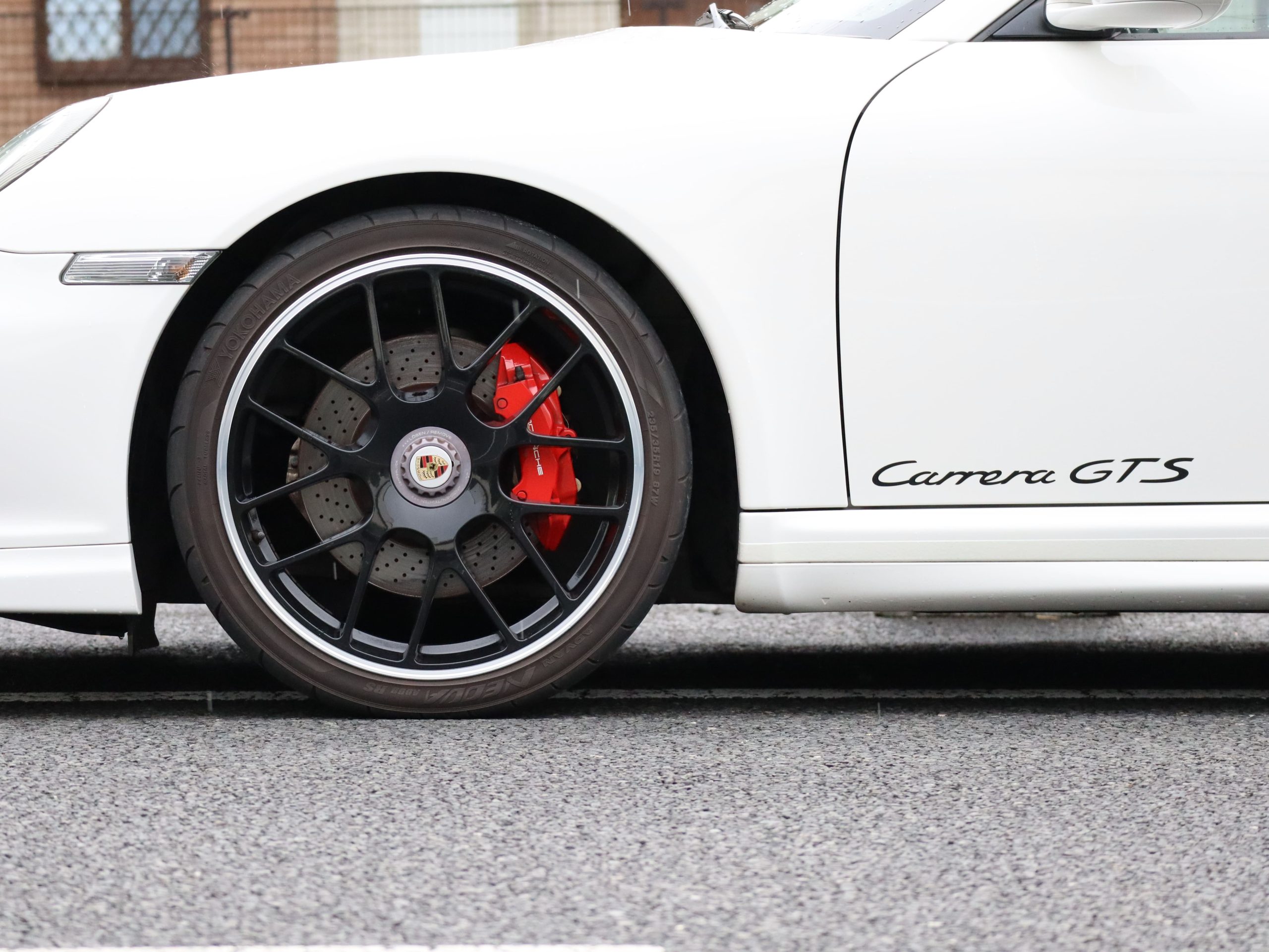 ポルシェ911カレラGTS(Type997.2)PDK<br>純正カップエアロキット<br>レザー&アルミニウムルックインテリア<br>スポーツエグゾーストシステム