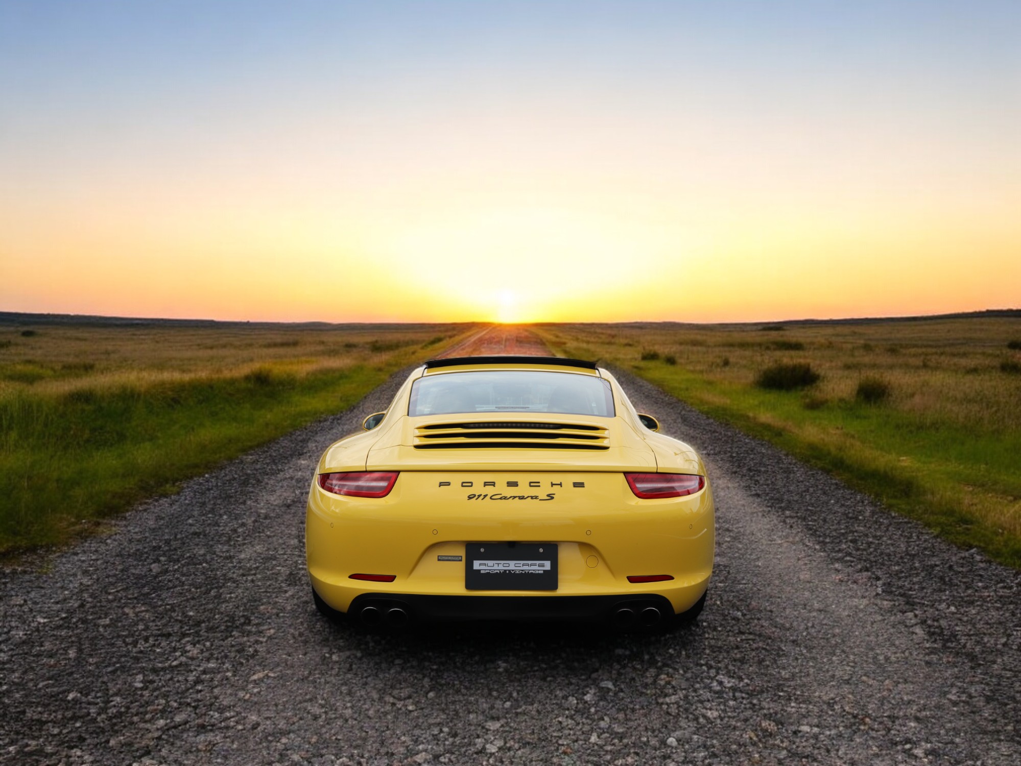 ポルシェ911カレラS（Type991.1）PDK<br>ブルーレザーインテリア<br>シートベンチレーション<br>電動サンルーフシステム<br>スポーツエグゾーストシステム<br>スポーツクロノパッケージ