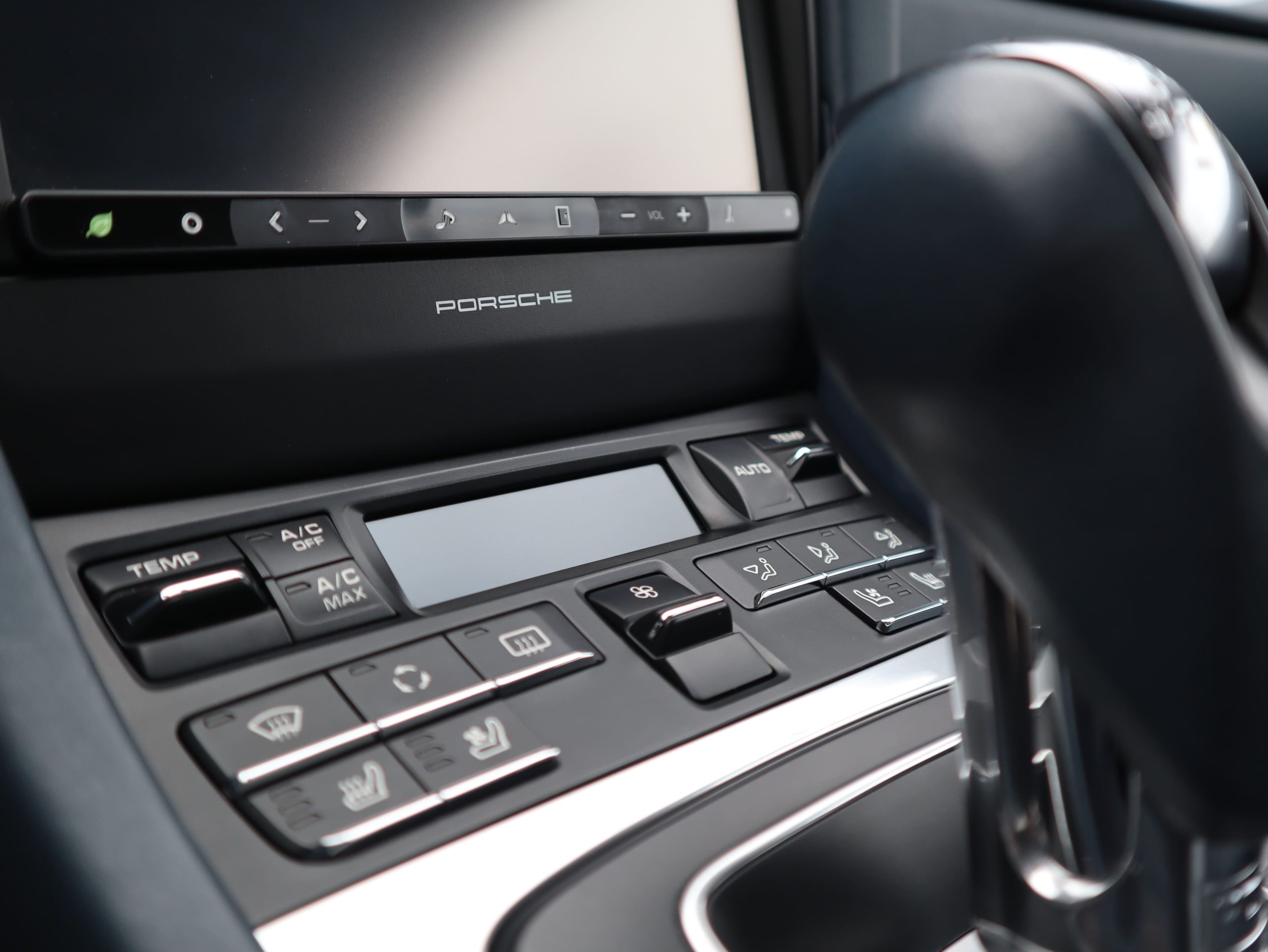 ポルシェ911カレラS（Type991.1）PDK<br>ブルーレザーインテリア<br>シートベンチレーション<br>電動サンルーフシステム<br>スポーツエグゾーストシステム<br>スポーツクロノパッケージ