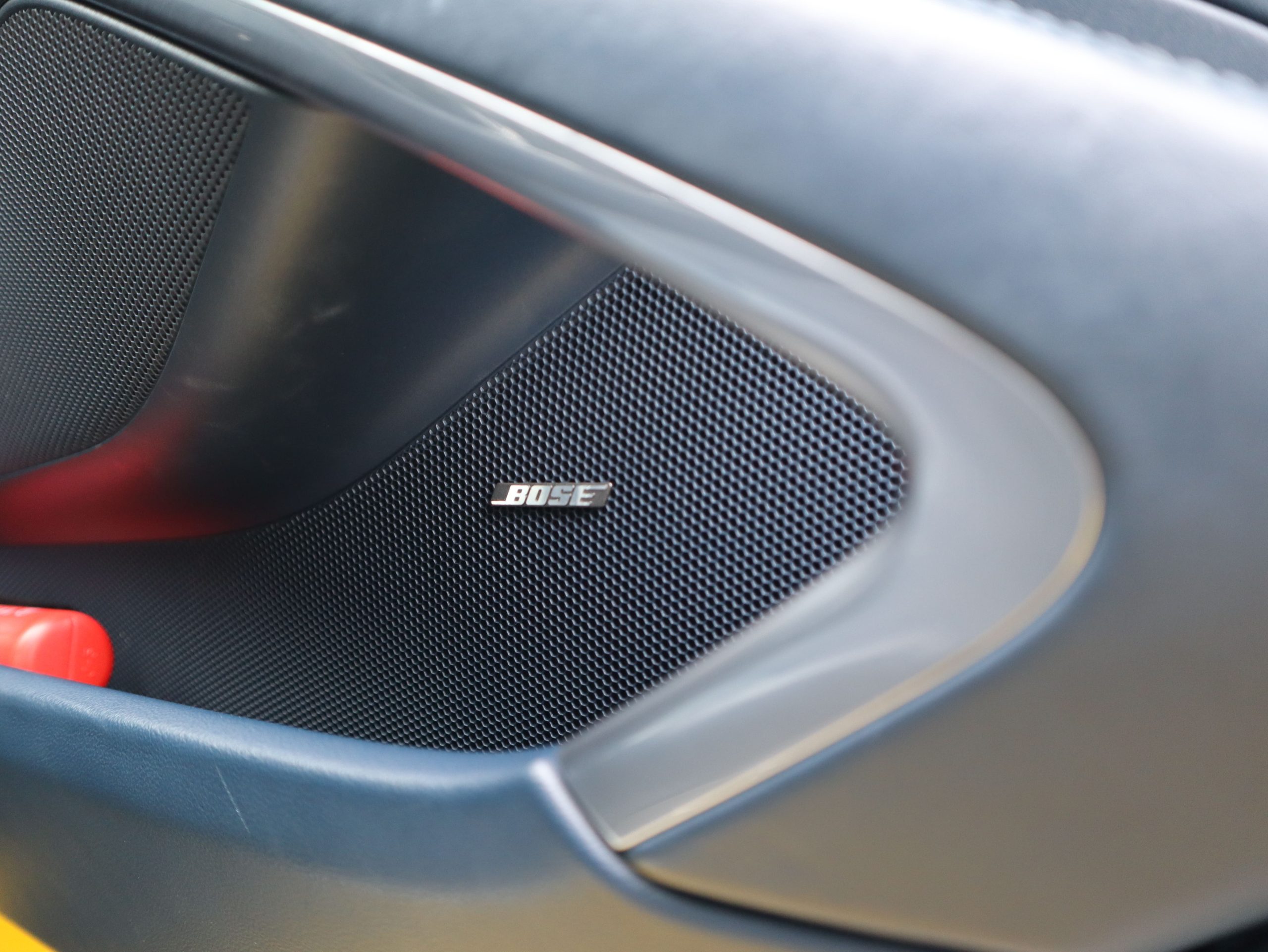 ポルシェ911カレラS（Type991.1）PDK<br>ブルーレザーインテリア<br>シートベンチレーション<br>電動サンルーフシステム<br>スポーツエグゾーストシステム<br>スポーツクロノパッケージ