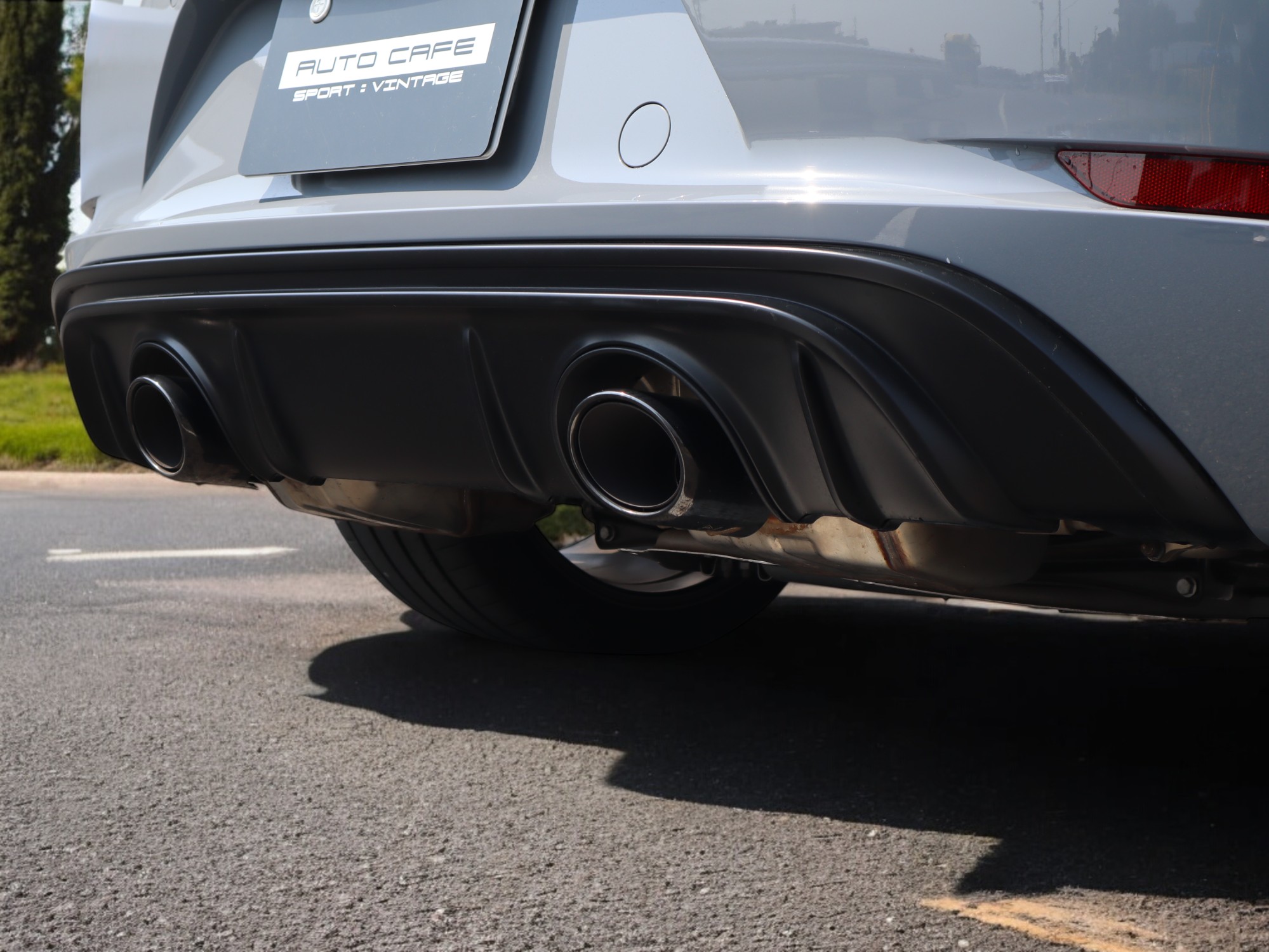 ポルシェ718ボクスターGTS4.0（Type982）6MT<br>アークティックグレー<br>スポーツクロノパッケージ<br>スポーツエグゾーストシステム<br>PDLS+含むLEDヘッドライト<br>ポルシェトルクベクタリング<br>20インチ718Sportホイール