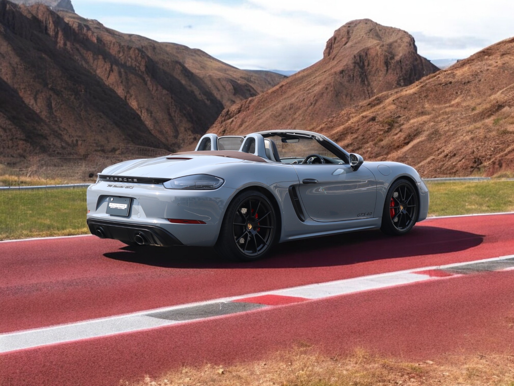 ポルシェ718ボクスターGTS4.0（Type982）6MT<br>アークティックグレー<br>スポーツクロノパッケージ<br>スポーツエグゾーストシステム<br>PDLS+含むLEDヘッドライト<br>ポルシェトルクベクタリング<br>20インチ718Sportホイール