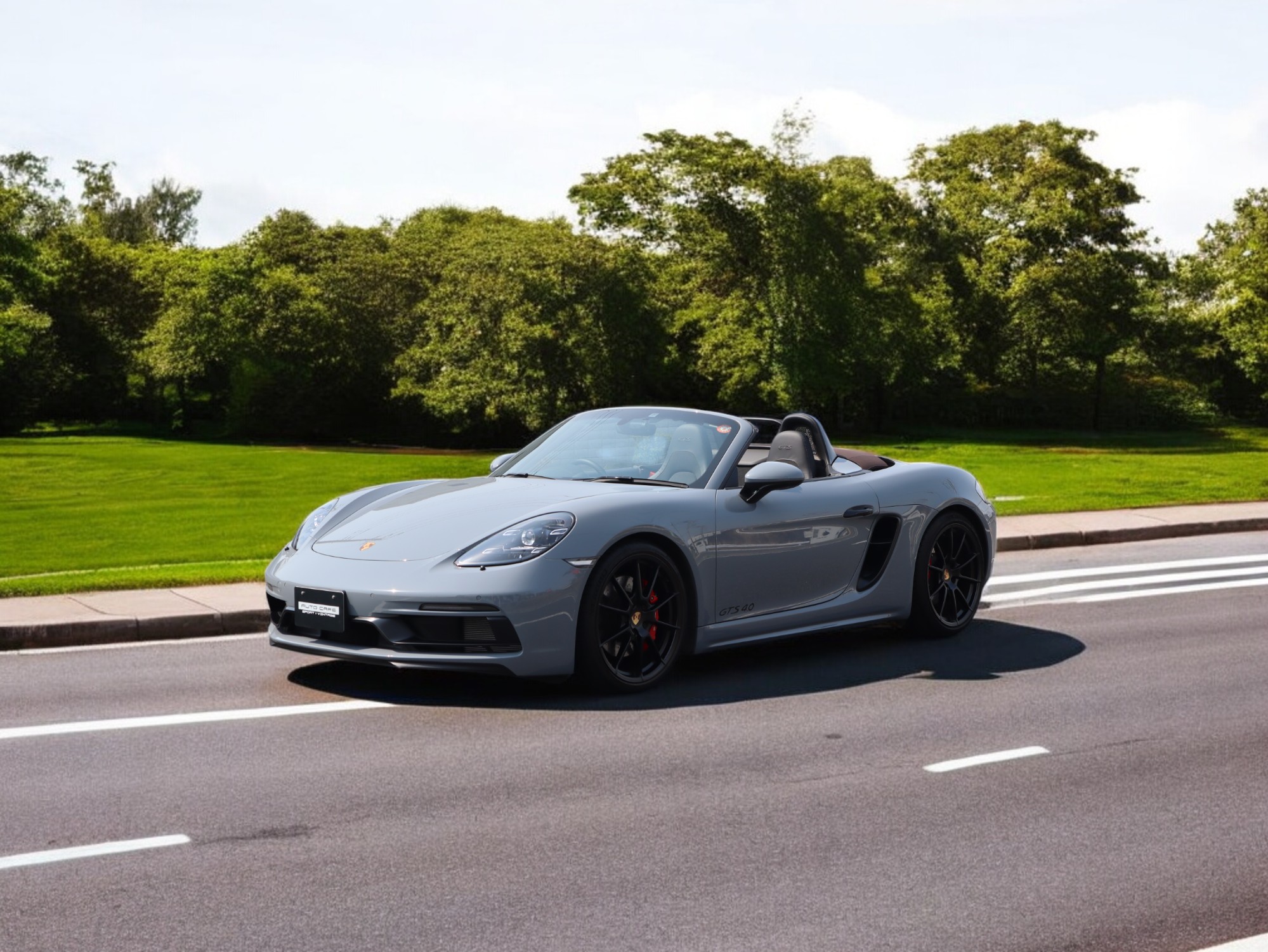 ポルシェ718ボクスターGTS4.0（Type982）6MT<br>アークティックグレー<br>スポーツクロノパッケージ<br>スポーツエグゾーストシステム<br>PDLS+含むLEDヘッドライト<br>ポルシェトルクベクタリング<br>20インチ718Sportホイール