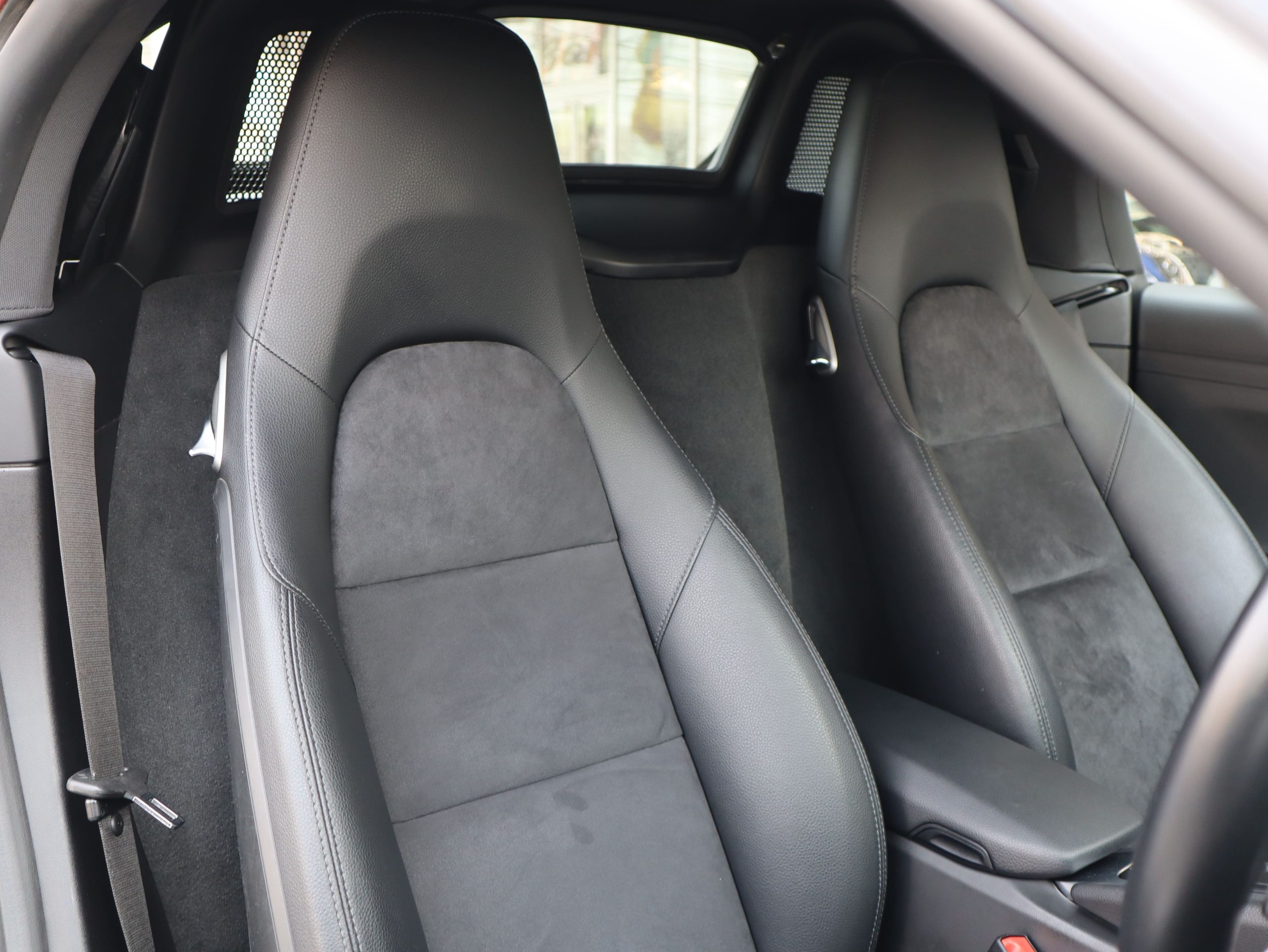 718ボクスター（Type982）PDK<br>スポーツクロノパッケージ<br>電動可倒式ドアミラー<br>シートヒーター<br>パークセンサー