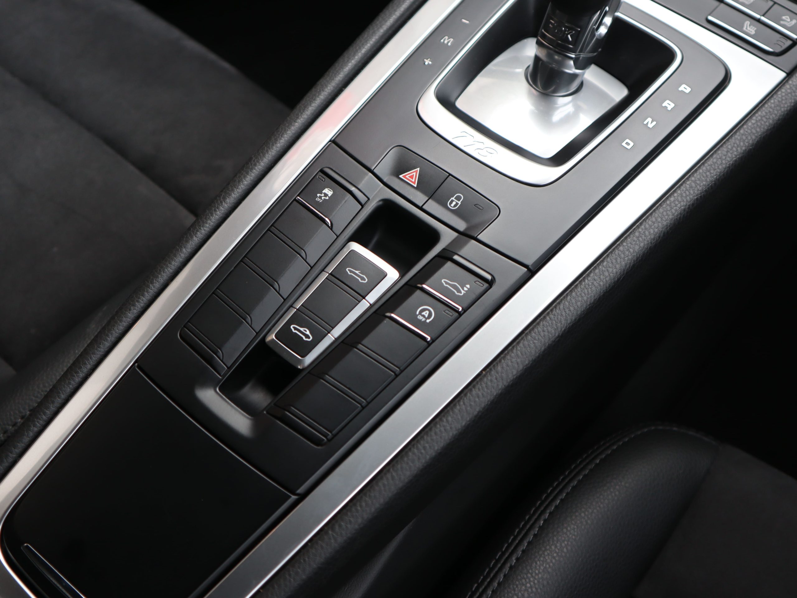718ボクスター（Type982）PDK<br>スポーツクロノパッケージ<br>電動可倒式ドアミラー<br>シートヒーター<br>パークセンサー
