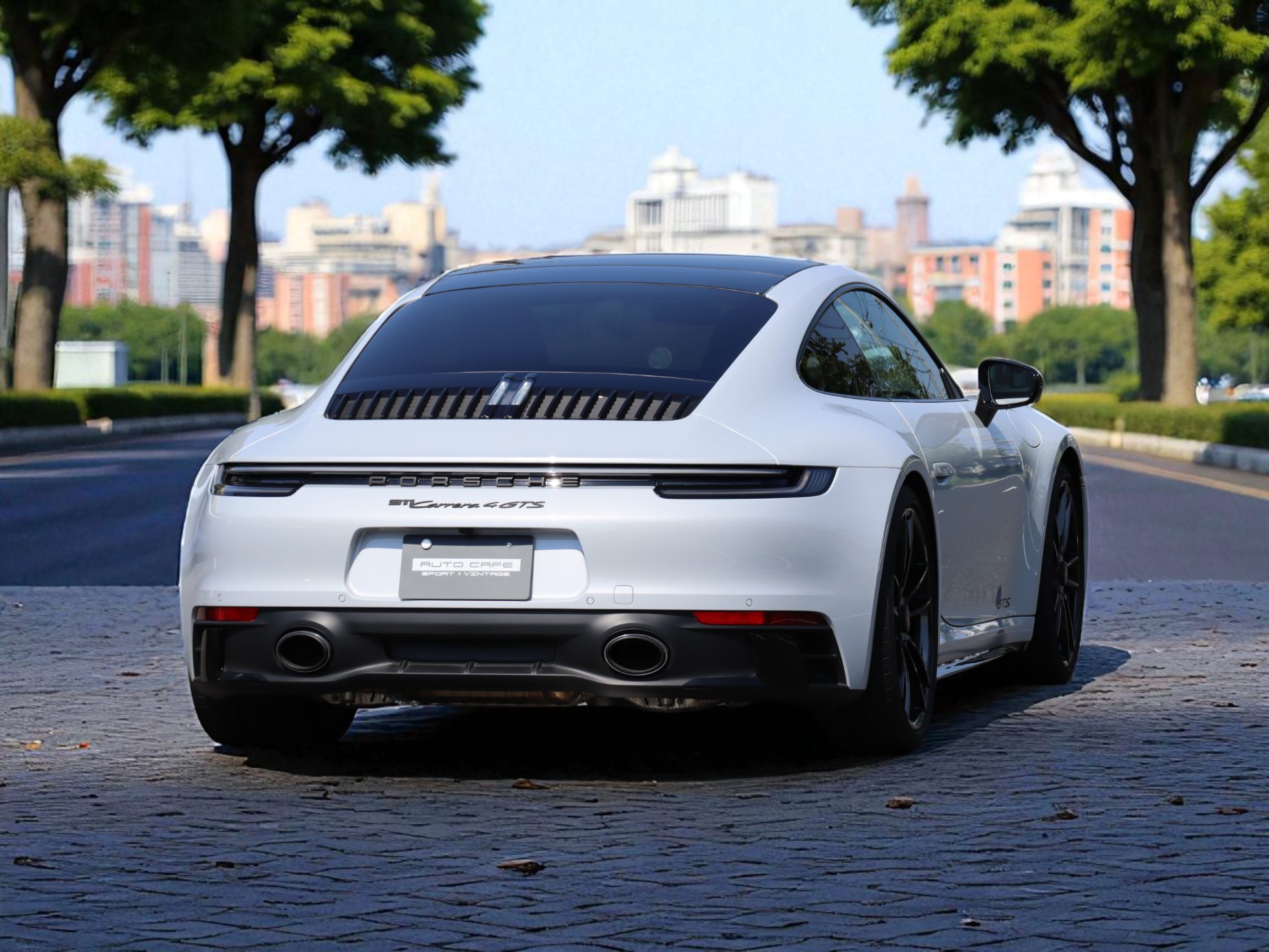 ポルシェ911カレラ4GTS（Type992.1）PDK<br>オプション総額600万円！<br>詳細は車両ページにてご確認いただけます！