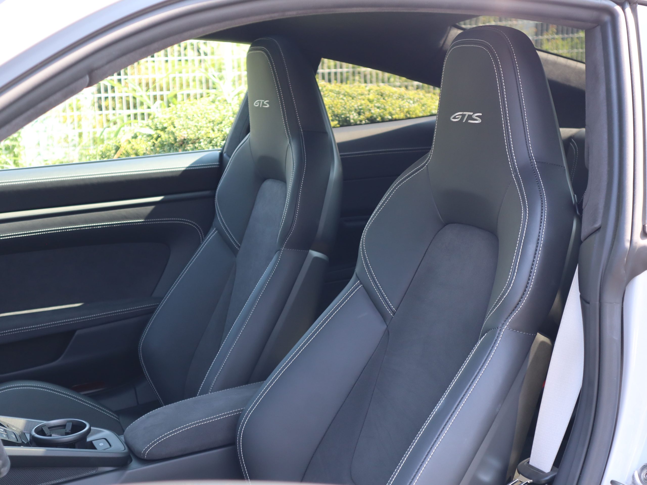 ポルシェ911カレラ4GTS（Type992.1）PDK<br>オプション総額600万円！<br>詳細は車両ページにてご確認いただけます！
