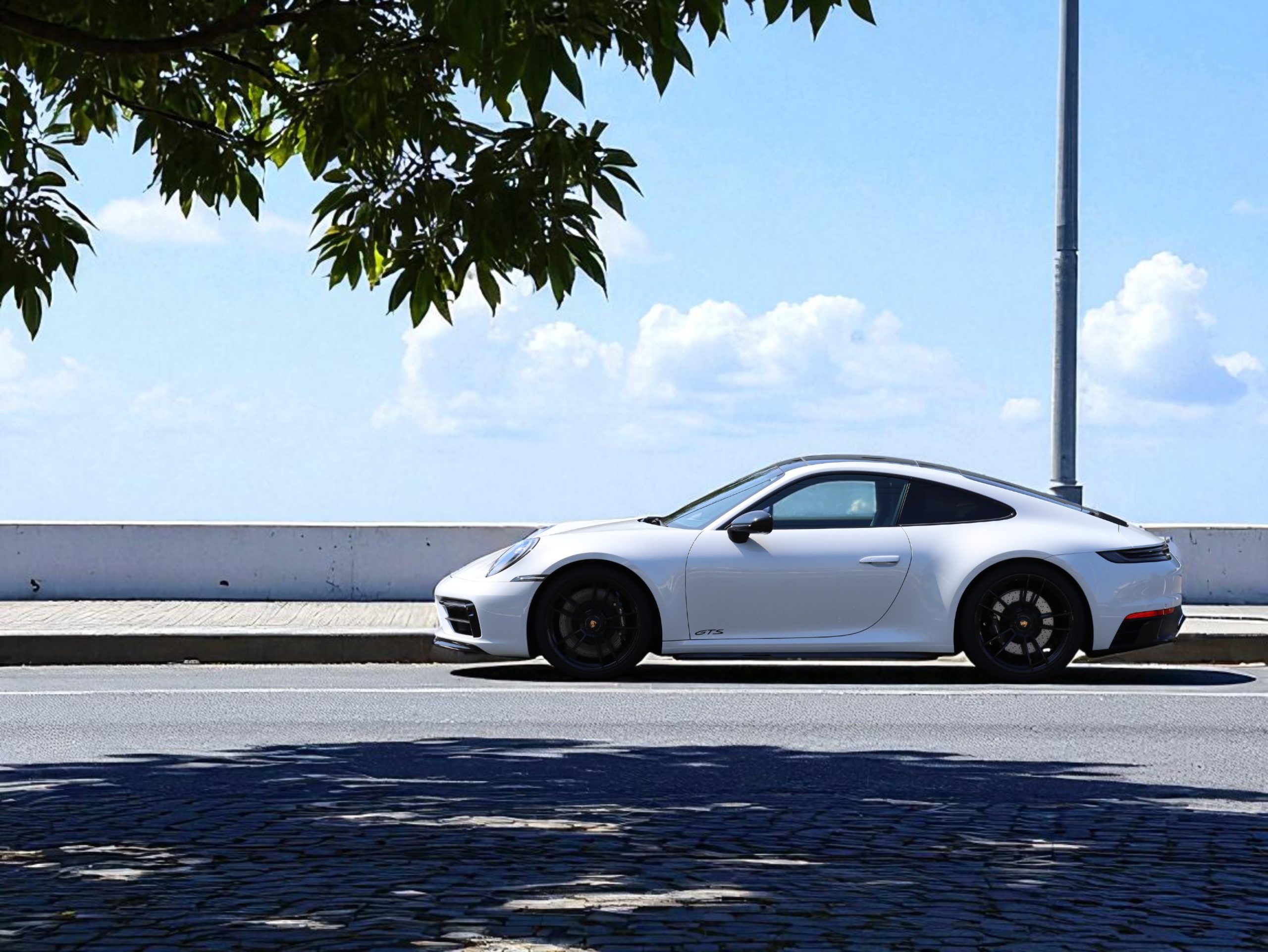 ポルシェ911カレラ4GTS（Type992.1）PDK<br>オプション総額600万円！<br>詳細は車両ページにてご確認いただけます！