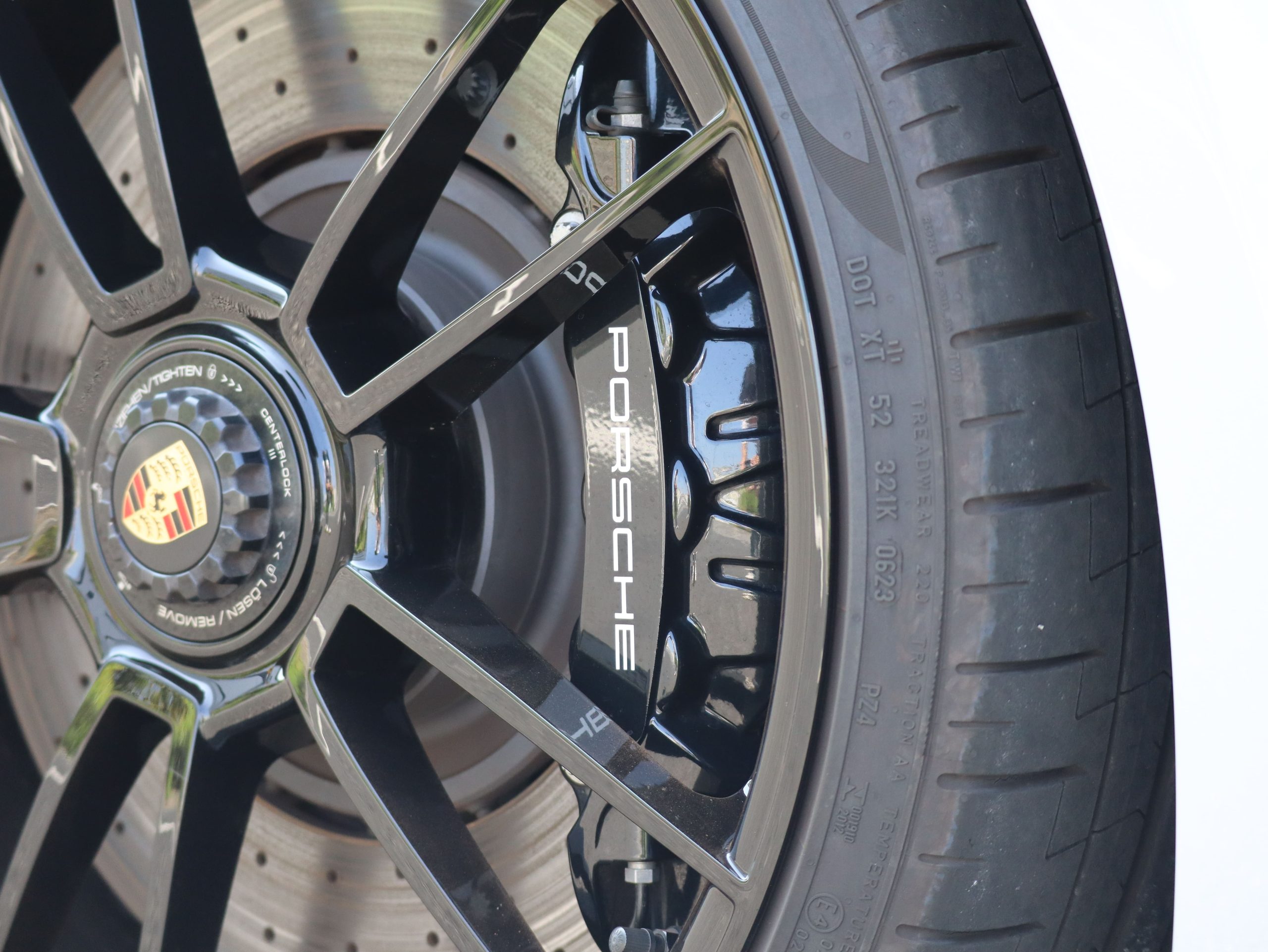 ポルシェ911カレラ4GTS（Type992.1）PDK<br>オプション総額600万円！<br>詳細は車両ページにてご確認いただけます！