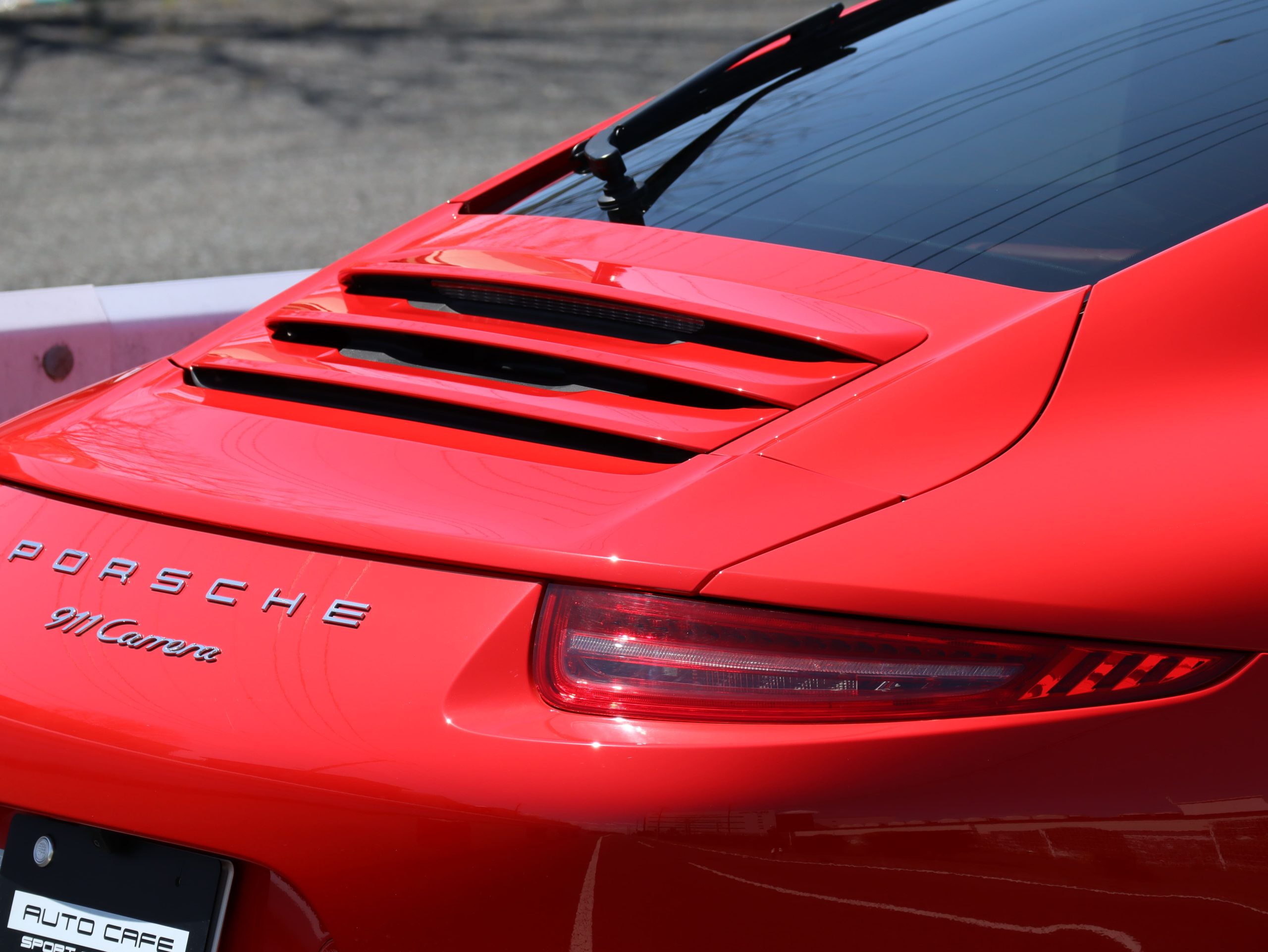 ポルシェ911カレラ（Type991.1）PDK<br>電動ガラスサンルーフ<br>スポーツエグゾーストシステム<br>スポーツクロノパッケージ<br>エレクトリックコントロールスポーツシート<br>BOSEサラウンドサウンドシステム