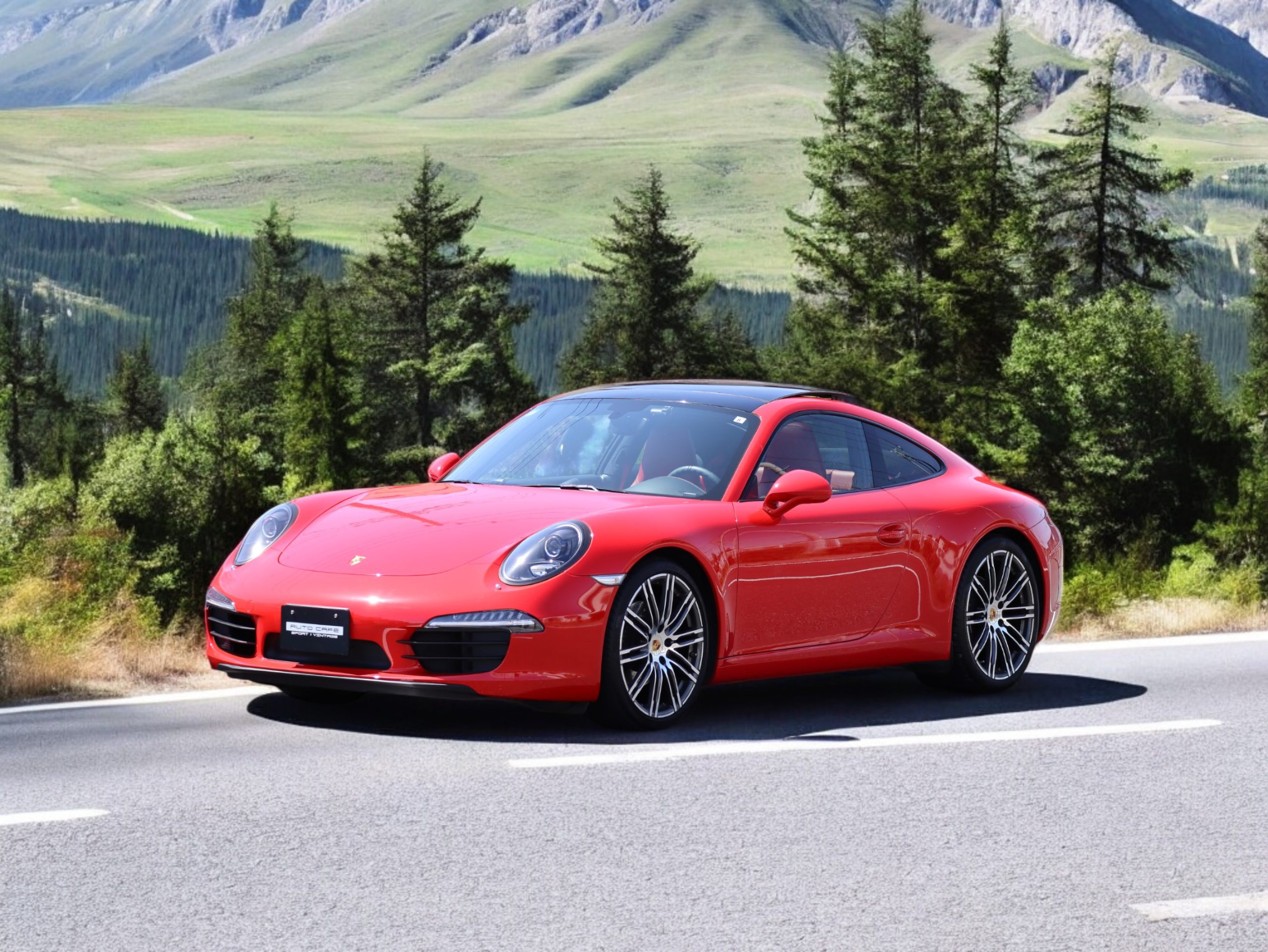ポルシェ911カレラ（Type991.1）PDK<br>電動ガラスサンルーフ<br>スポーツエグゾーストシステム<br>スポーツクロノパッケージ<br>エレクトリックコントロールスポーツシート<br>BOSEサラウンドサウンドシステム