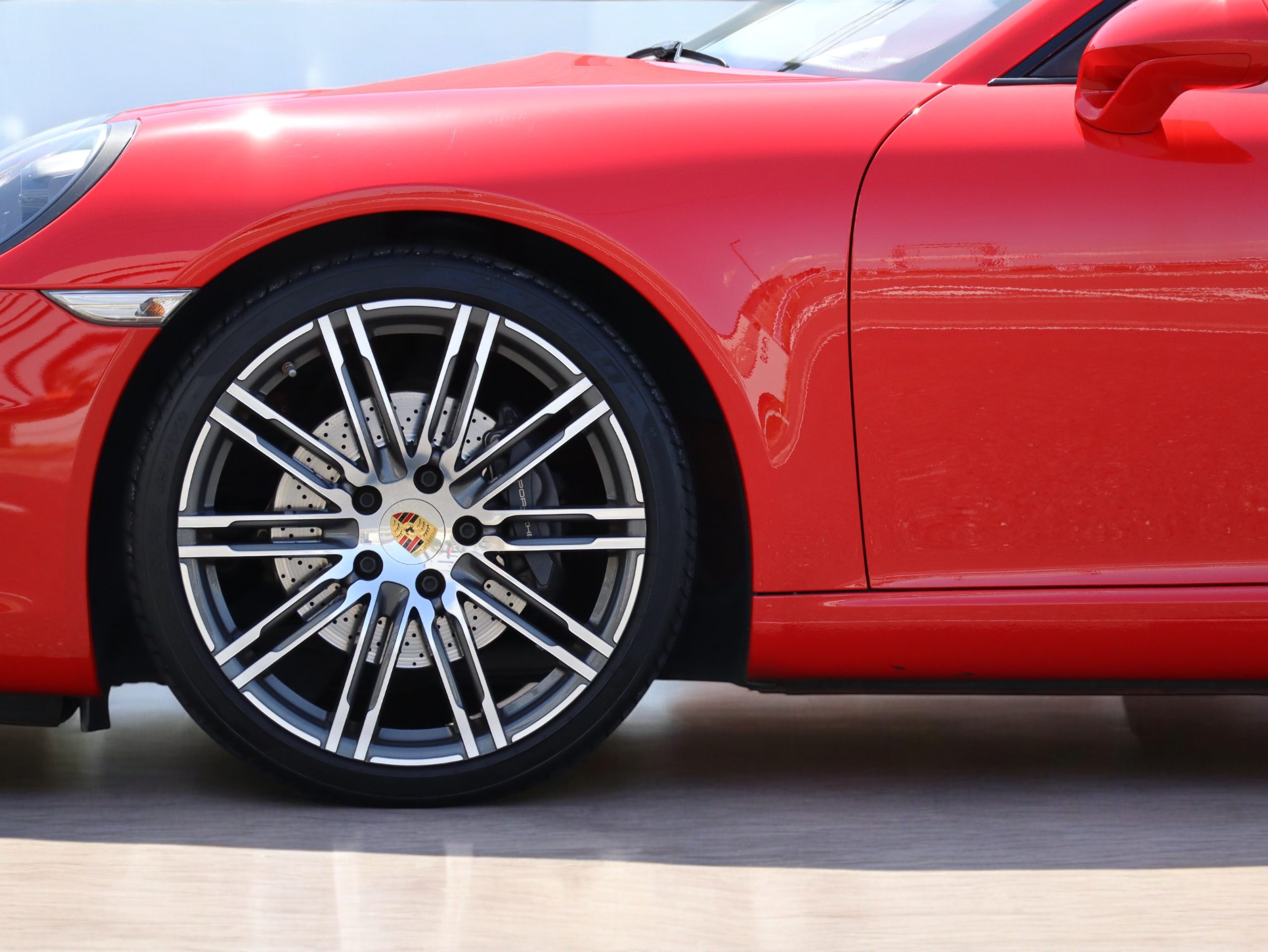 ポルシェ911カレラ（Type991.1）PDK<br>電動ガラスサンルーフ<br>スポーツエグゾーストシステム<br>スポーツクロノパッケージ<br>エレクトリックコントロールスポーツシート<br>BOSEサラウンドサウンドシステム
