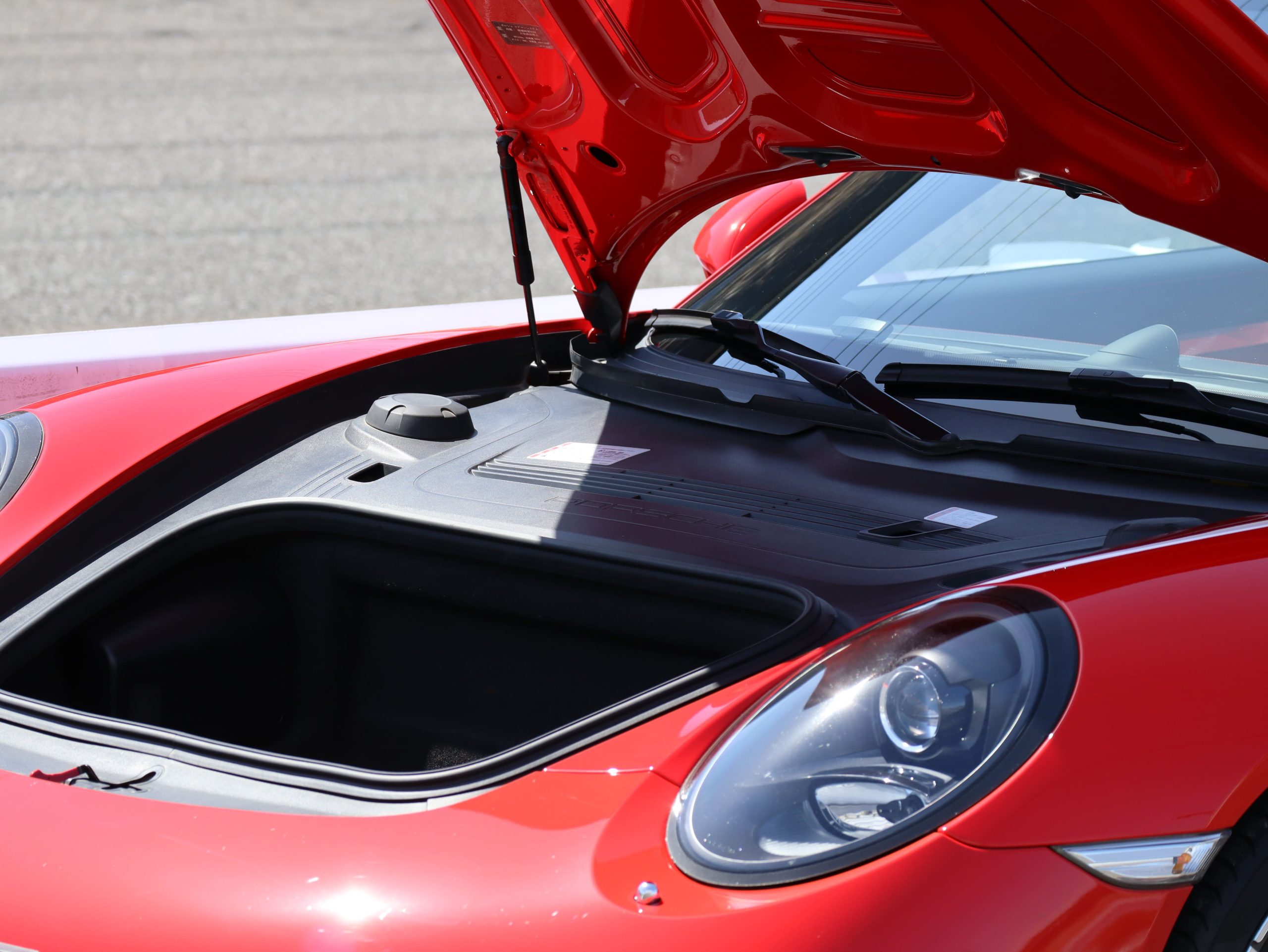 ポルシェ911カレラ（Type991.1）PDK<br>電動ガラスサンルーフ<br>スポーツエグゾーストシステム<br>スポーツクロノパッケージ<br>エレクトリックコントロールスポーツシート<br>BOSEサラウンドサウンドシステム