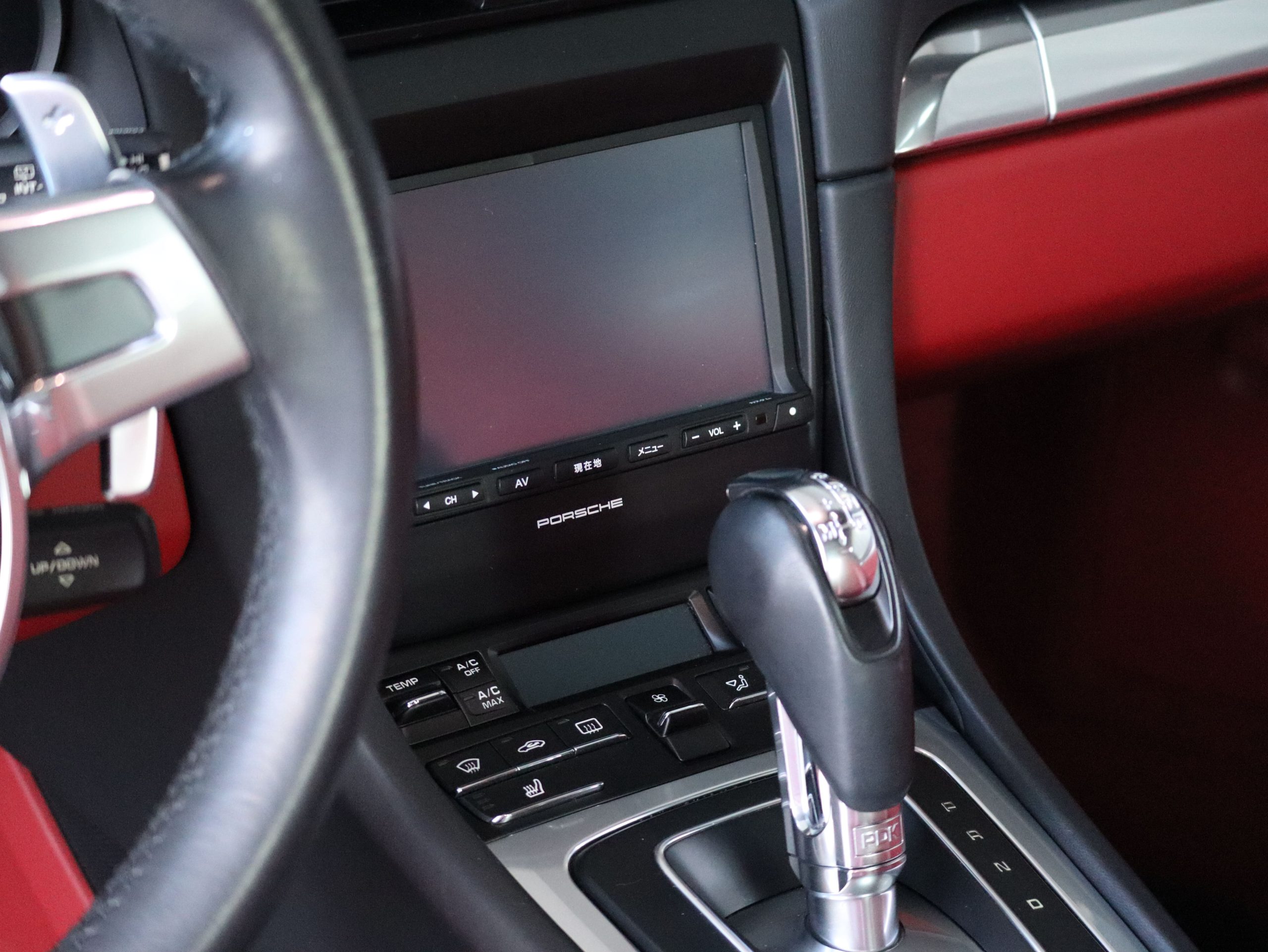 ポルシェ911カレラ（Type991.1）PDK<br>電動ガラスサンルーフ<br>スポーツエグゾーストシステム<br>スポーツクロノパッケージ<br>エレクトリックコントロールスポーツシート<br>BOSEサラウンドサウンドシステム
