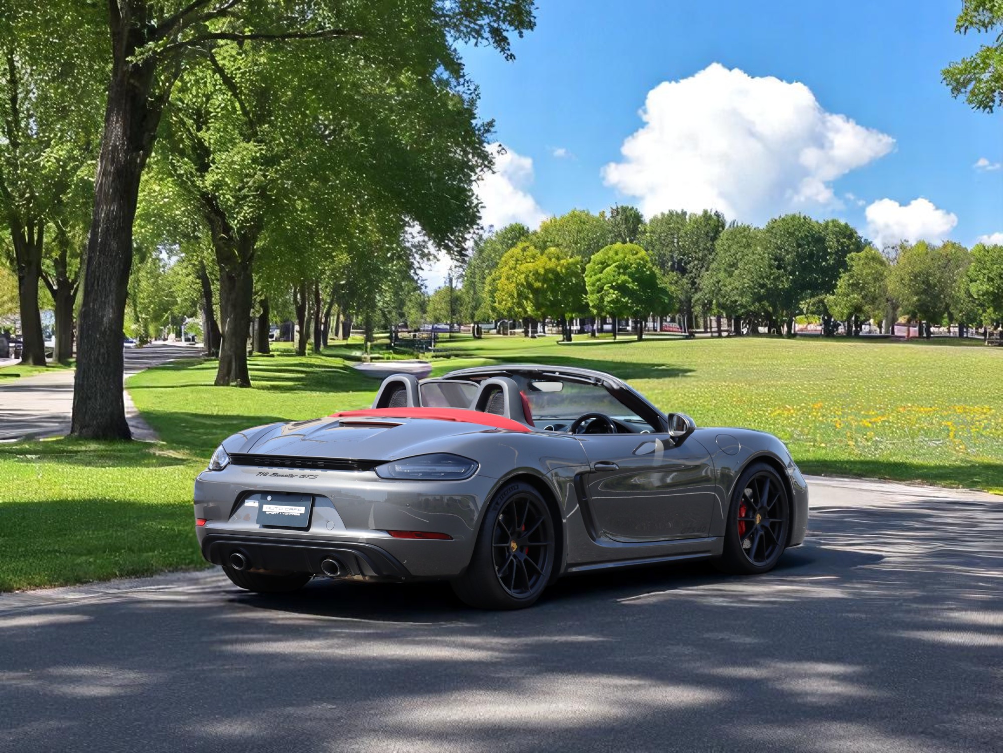 ポルシェ718ボクスターGTS4.0（Type982）6MT<br>ツートンレザーインテリア<br>スポーツクロノパッケージ<br>シートベンチレーション<br>PDLS+含むLEDヘッドライト<br>エンボス加工ヘッドレスト