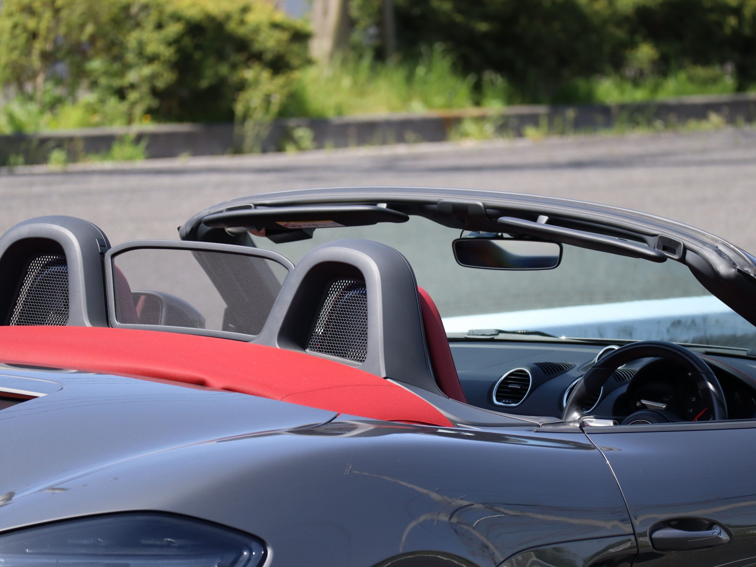 ポルシェ718ボクスターGTS4.0（Type982）6MT<br>ツートンレザーインテリア<br>スポーツクロノパッケージ<br>シートベンチレーション<br>PDLS+含むLEDヘッドライト<br>エンボス加工ヘッドレスト