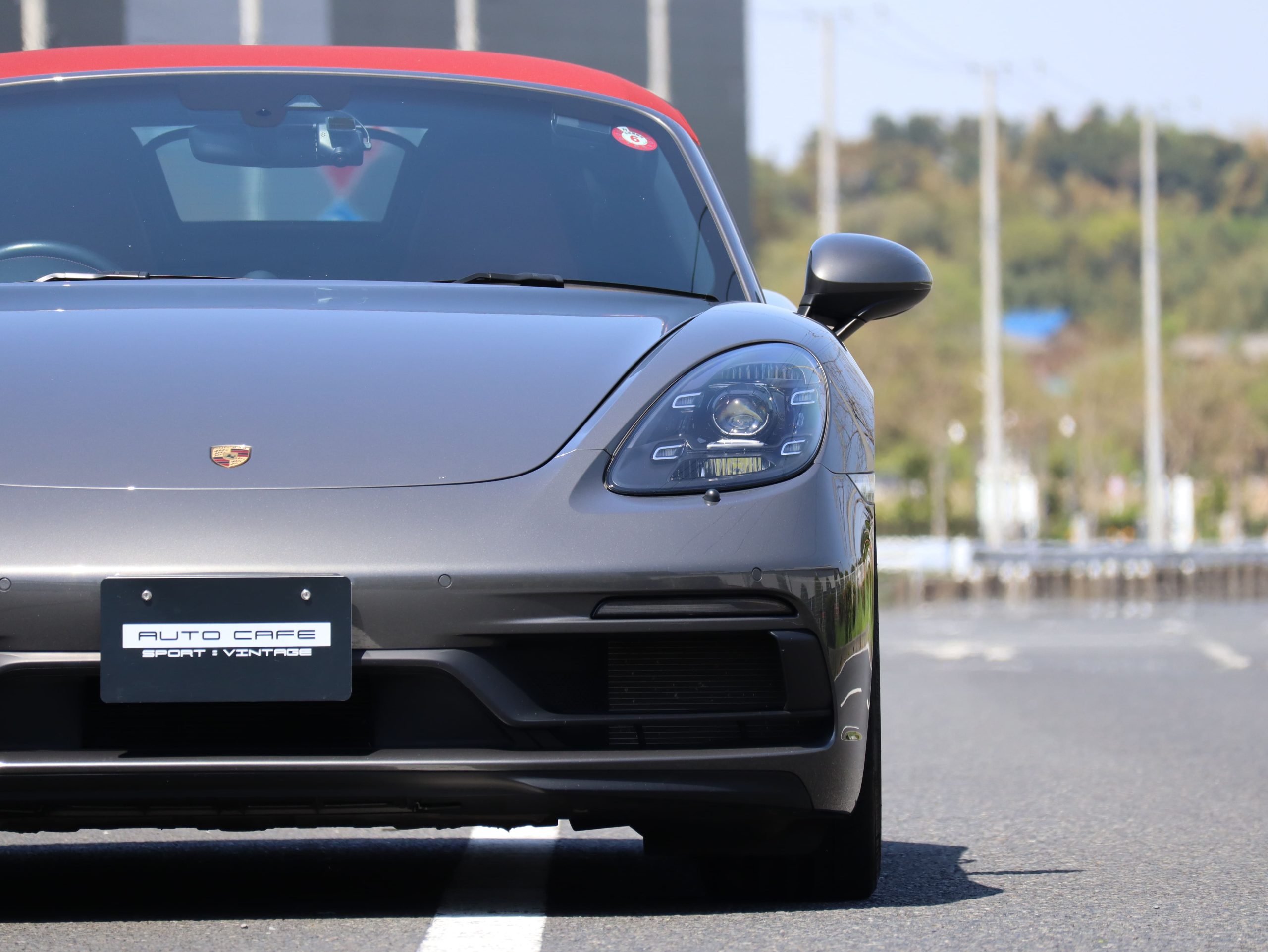 ポルシェ718ボクスターGTS4.0（Type982）6MT<br>ツートンレザーインテリア<br>スポーツクロノパッケージ<br>シートベンチレーション<br>PDLS+含むLEDヘッドライト<br>エンボス加工ヘッドレスト