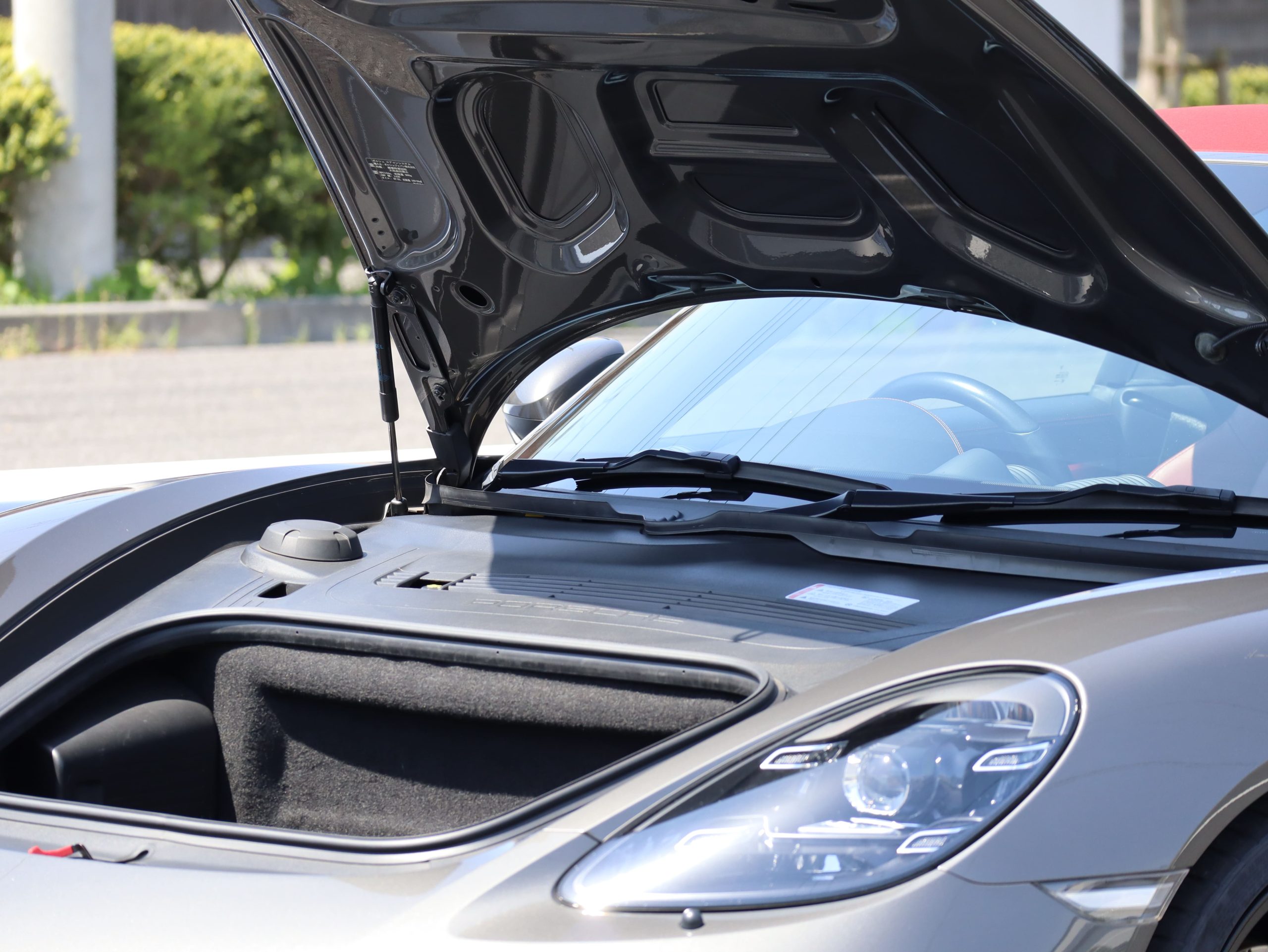 ポルシェ718ボクスターGTS4.0（Type982）6MT<br>ツートンレザーインテリア<br>スポーツクロノパッケージ<br>シートベンチレーション<br>PDLS+含むLEDヘッドライト<br>エンボス加工ヘッドレスト