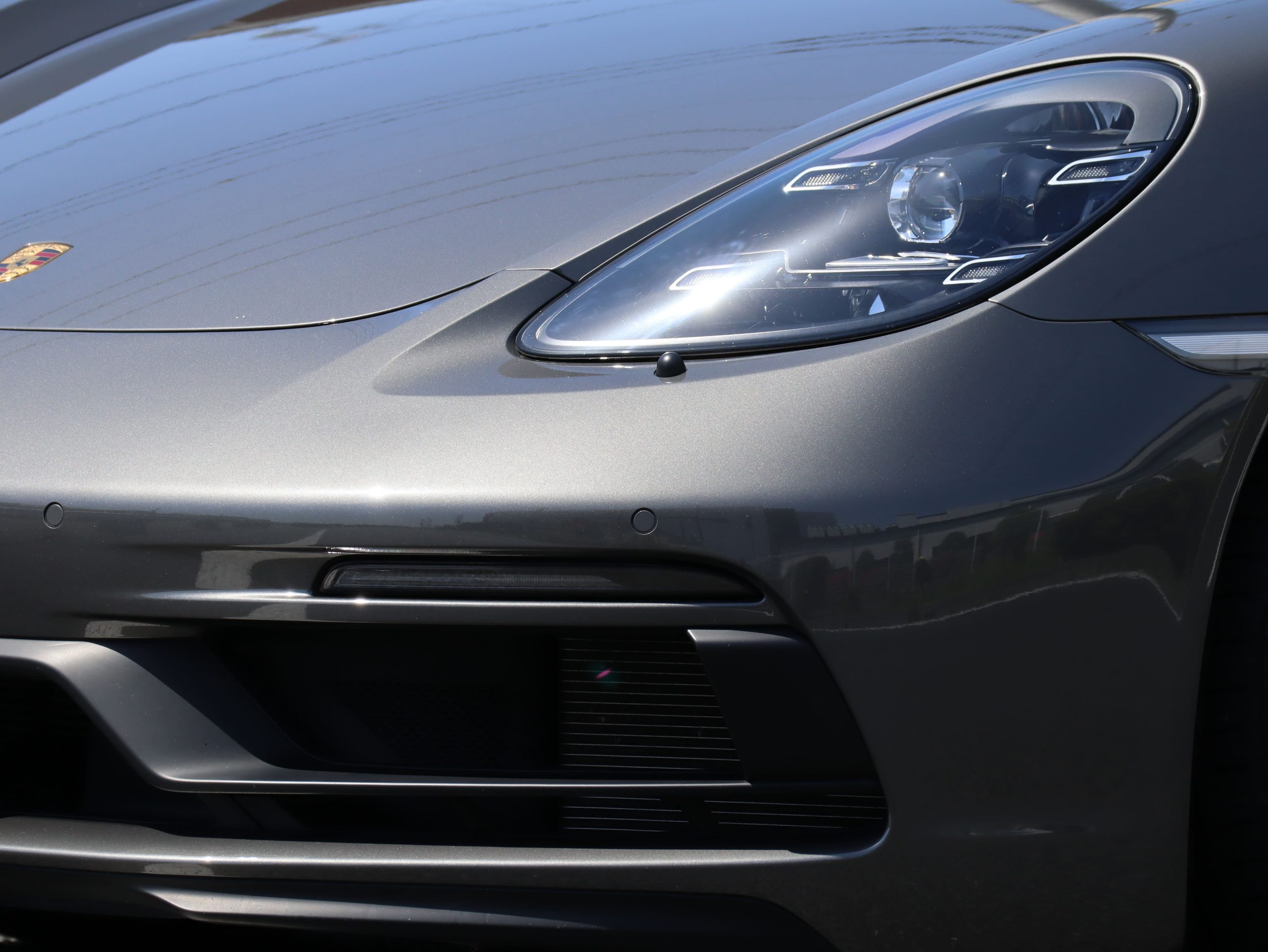 ポルシェ718ボクスターGTS4.0（Type982）6MT<br>ツートンレザーインテリア<br>スポーツクロノパッケージ<br>シートベンチレーション<br>PDLS+含むLEDヘッドライト<br>エンボス加工ヘッドレスト