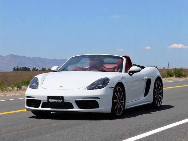 ポルシェ718ボクスターS（Type982）PDK<br>レッドレザーインテリア<br>スポーツクロノパッケージ<br>スポーツエグゾーストシステム<br>シートベンチレーション<br>PDLS+含むLEDヘッドライト