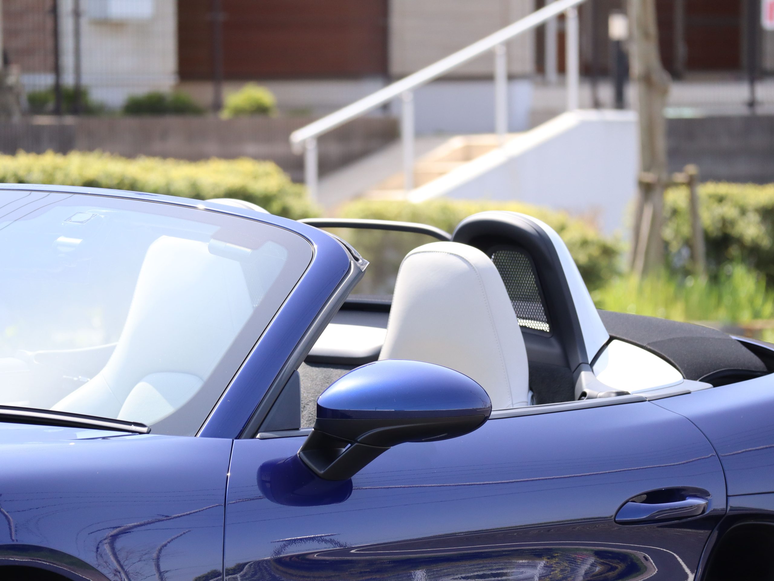 ポルシェ718ボクスターGTS4.0（Type982）6MT<br>ツートンレザーインテリア<br>スポーツクロノパッケージ<br>スポーツエグゾーストシステム<br>シートベンチレーション<br>レーンチェンジアシスト