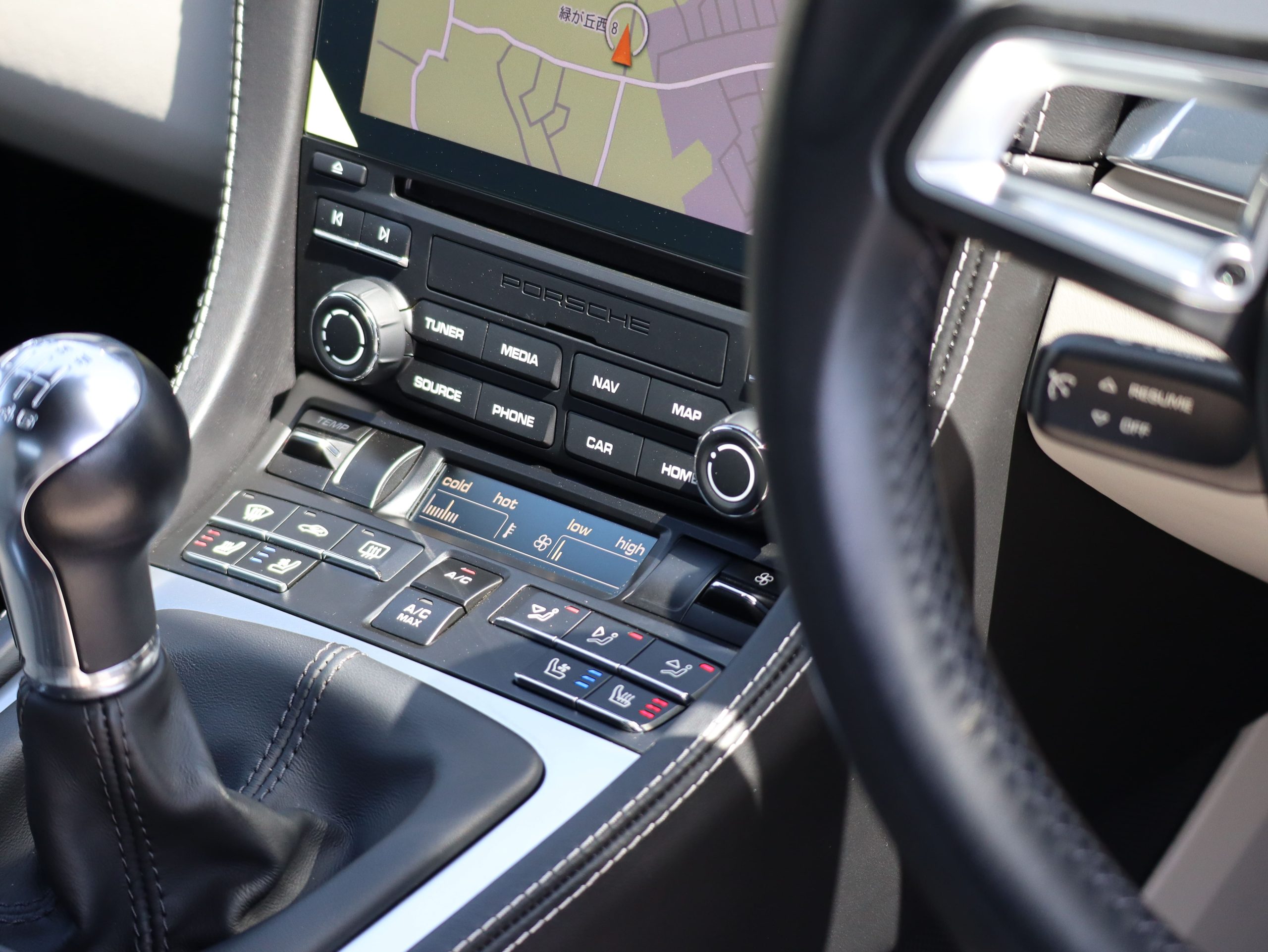 ポルシェ718ボクスターGTS4.0（Type982）6MT<br>ツートンレザーインテリア<br>スポーツクロノパッケージ<br>スポーツエグゾーストシステム<br>シートベンチレーション<br>レーンチェンジアシスト