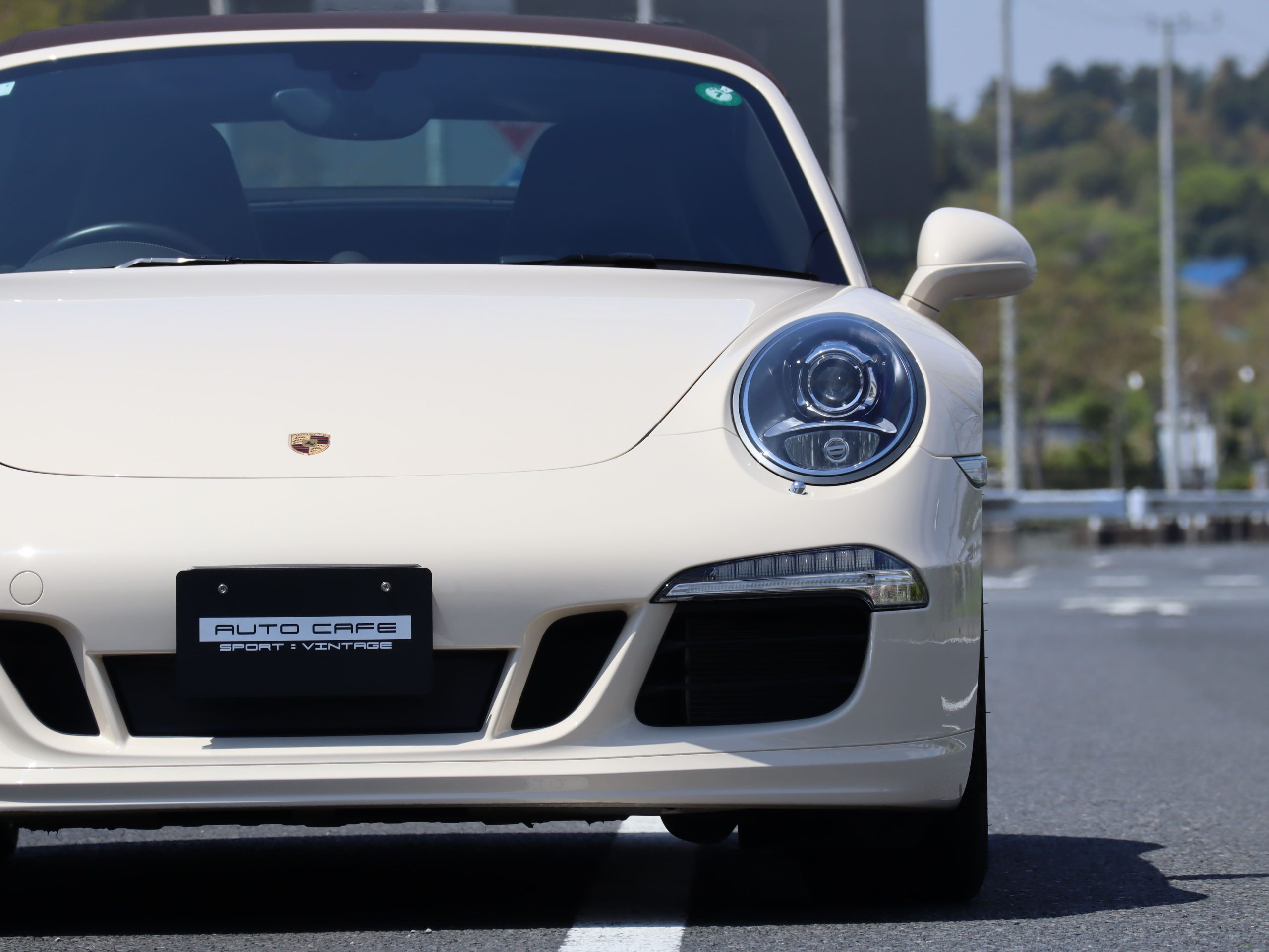ポルシェ911カレラS カブリオレ（Type991.1）PDK<br>PTSカラー:クリームホワイト<br>エクスクルーシブマニュファクチャー<br>スポーツエグゾーストシステム<br>スポーツクロノパッケージ<br>マルチファンクションステアリング