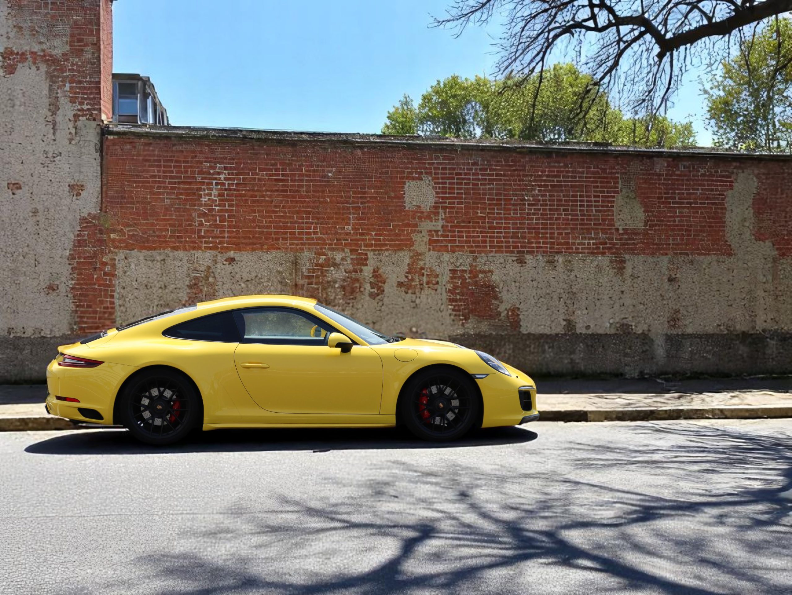 ポルシェ911カレラGTS（Type991.2）PDK<br>オプションレザーマニュファクチャー<br>フロントアクスルリフトシステム<br>アダプティブクルーズコントロール<br>PDLS+含むLEDヘッドライト<br>アダプティブスポーツシートプラス