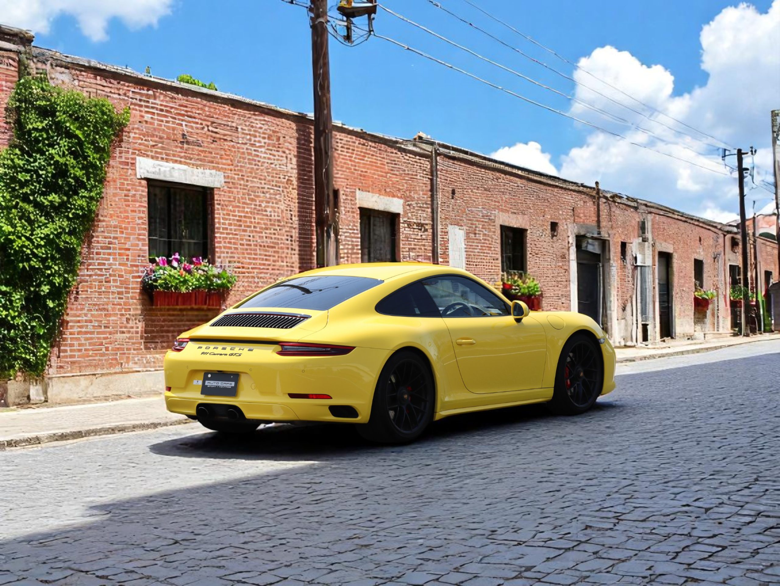 ポルシェ911カレラGTS（Type991.2）PDK<br>オプションレザーマニュファクチャー<br>フロントアクスルリフトシステム<br>アダプティブクルーズコントロール<br>PDLS+含むLEDヘッドライト<br>アダプティブスポーツシートプラス
