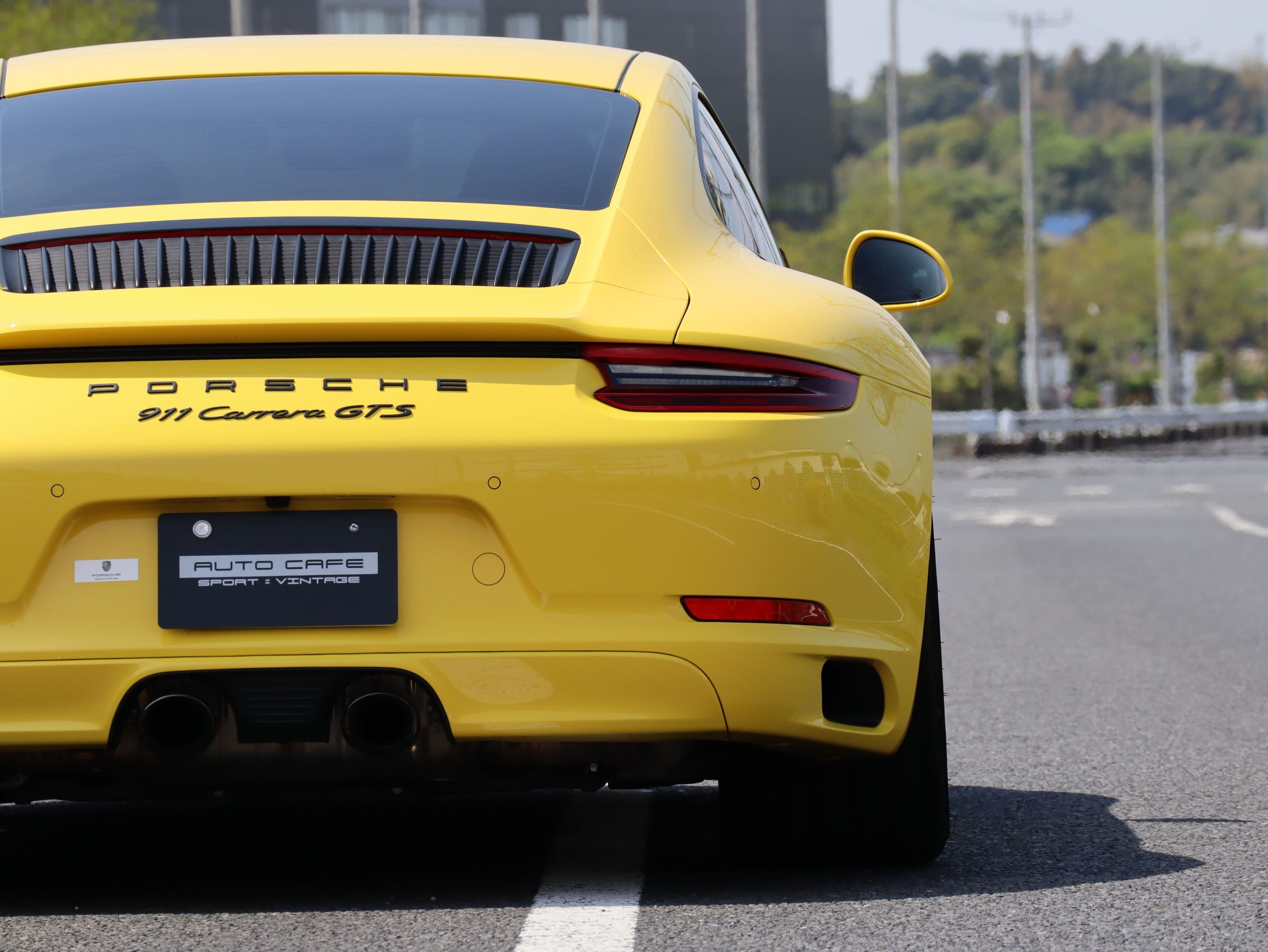 ポルシェ911カレラGTS（Type991.2）PDK<br>オプションレザーマニュファクチャー<br>フロントアクスルリフトシステム<br>アダプティブクルーズコントロール<br>PDLS+含むLEDヘッドライト<br>アダプティブスポーツシートプラス