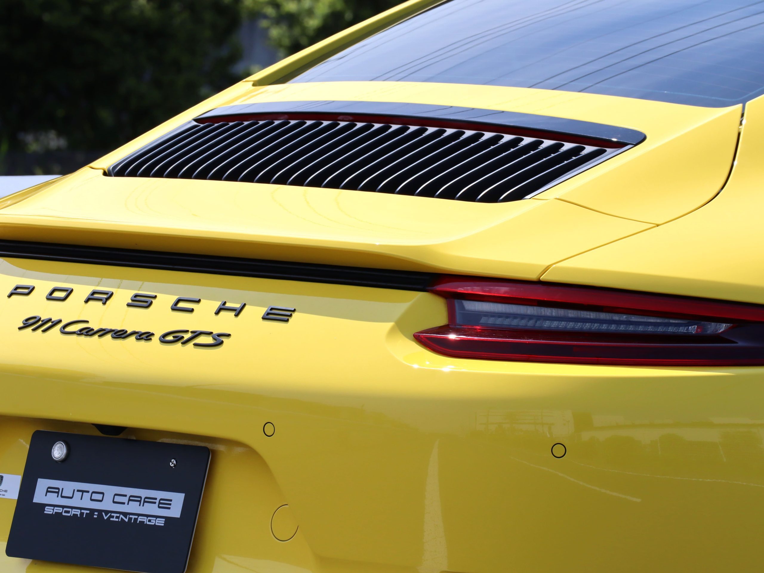 ポルシェ911カレラGTS（Type991.2）PDK<br>オプションレザーマニュファクチャー<br>フロントアクスルリフトシステム<br>アダプティブクルーズコントロール<br>PDLS+含むLEDヘッドライト<br>アダプティブスポーツシートプラス