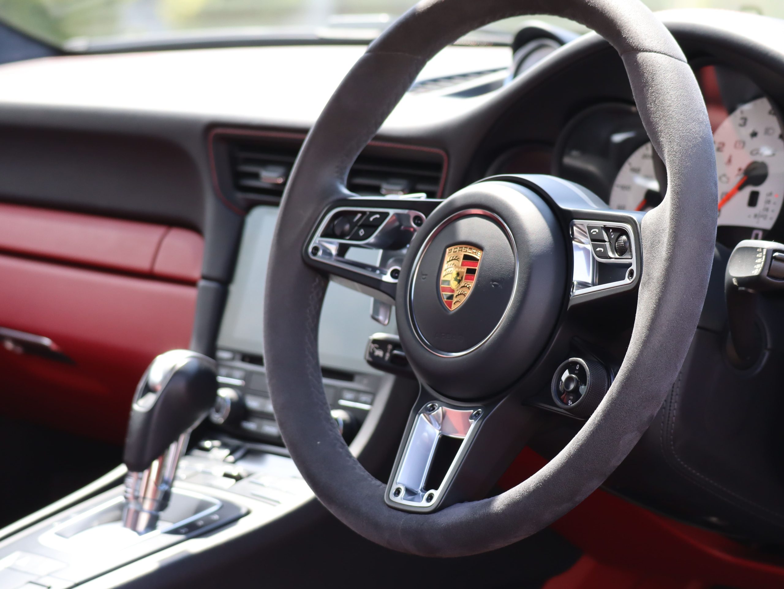 ポルシェ911カレラGTS（Type991.2）PDK<br>オプションレザーマニュファクチャー<br>フロントアクスルリフトシステム<br>アダプティブクルーズコントロール<br>PDLS+含むLEDヘッドライト<br>アダプティブスポーツシートプラス