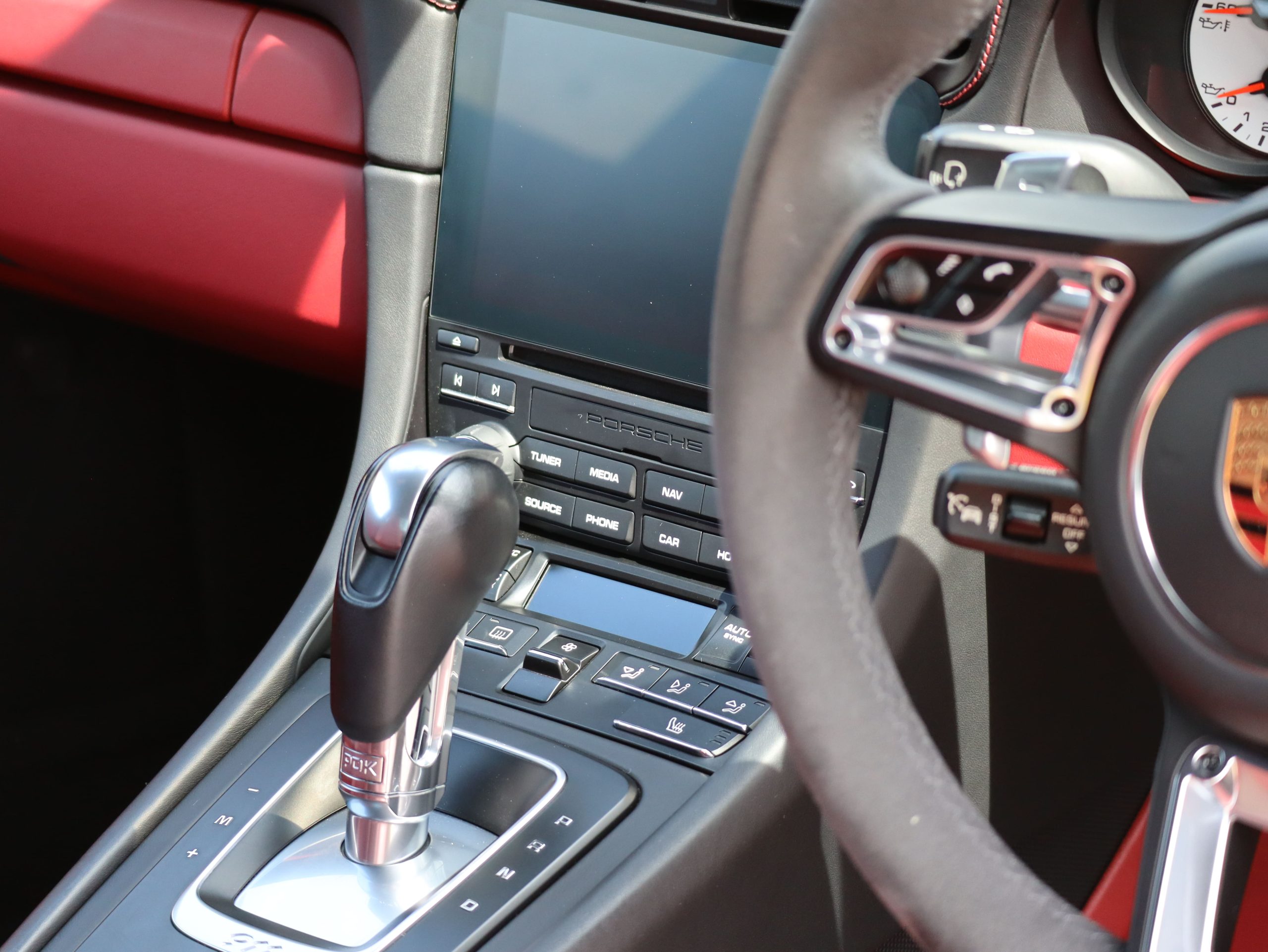 ポルシェ911カレラGTS（Type991.2）PDK<br>オプションレザーマニュファクチャー<br>フロントアクスルリフトシステム<br>アダプティブクルーズコントロール<br>PDLS+含むLEDヘッドライト<br>アダプティブスポーツシートプラス
