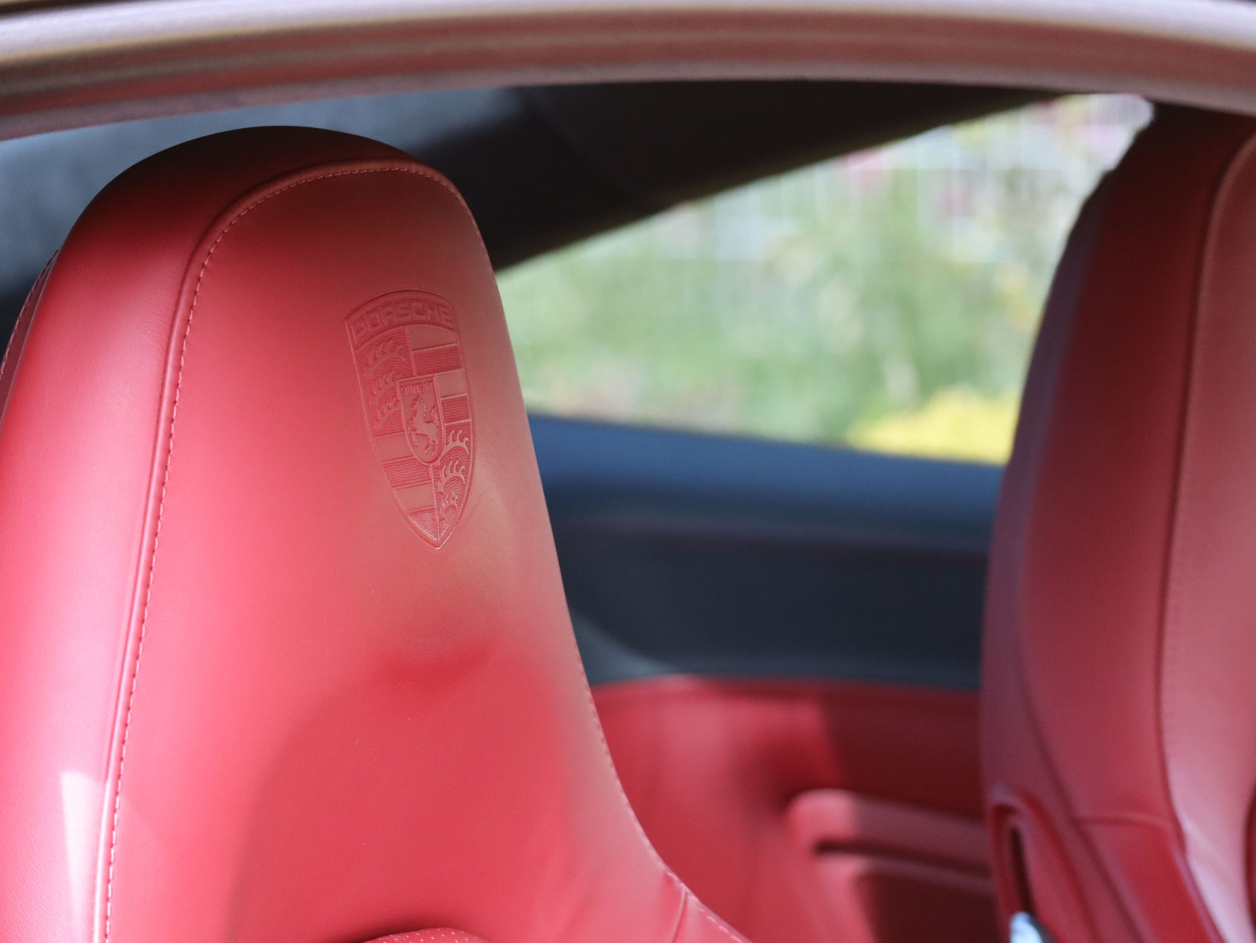 ポルシェ911カレラGTS（Type991.2）PDK<br>オプションレザーマニュファクチャー<br>フロントアクスルリフトシステム<br>アダプティブクルーズコントロール<br>PDLS+含むLEDヘッドライト<br>アダプティブスポーツシートプラス