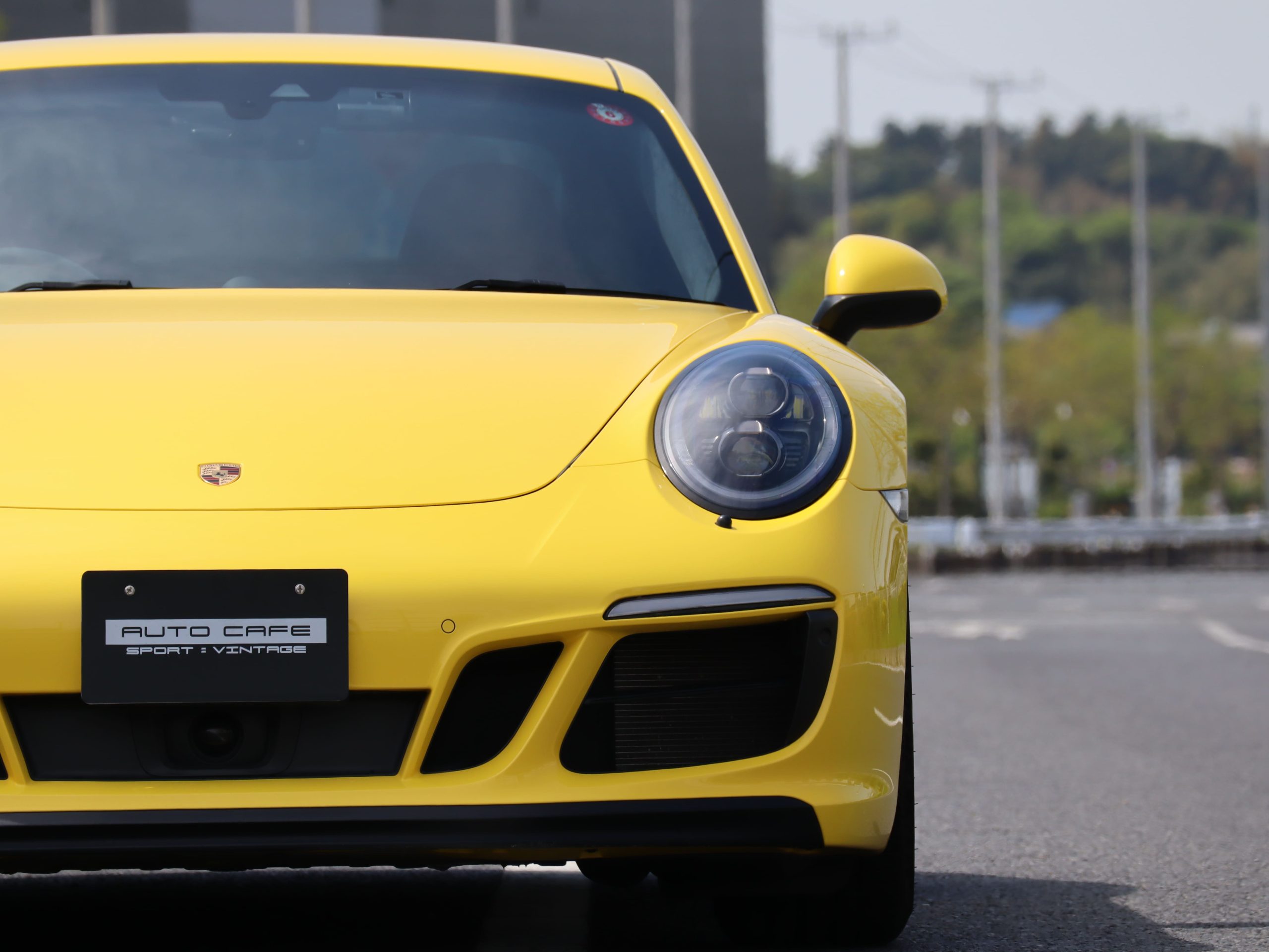 ポルシェ911カレラGTS（Type991.2）PDK<br>オプションレザーマニュファクチャー<br>フロントアクスルリフトシステム<br>アダプティブクルーズコントロール<br>PDLS+含むLEDヘッドライト<br>アダプティブスポーツシートプラス
