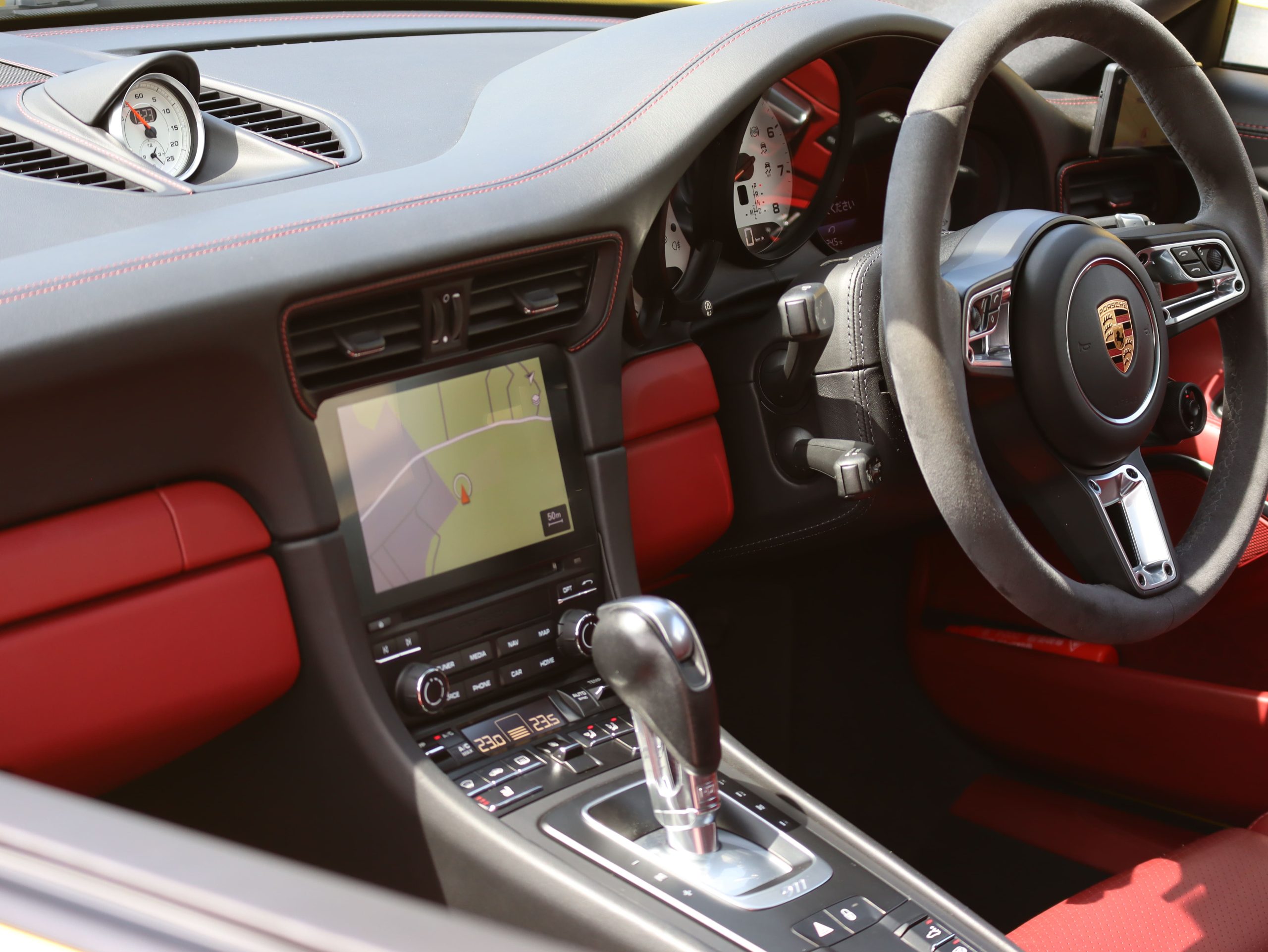 ポルシェ911カレラGTS（Type991.2）PDK<br>オプションレザーマニュファクチャー<br>フロントアクスルリフトシステム<br>アダプティブクルーズコントロール<br>PDLS+含むLEDヘッドライト<br>アダプティブスポーツシートプラス