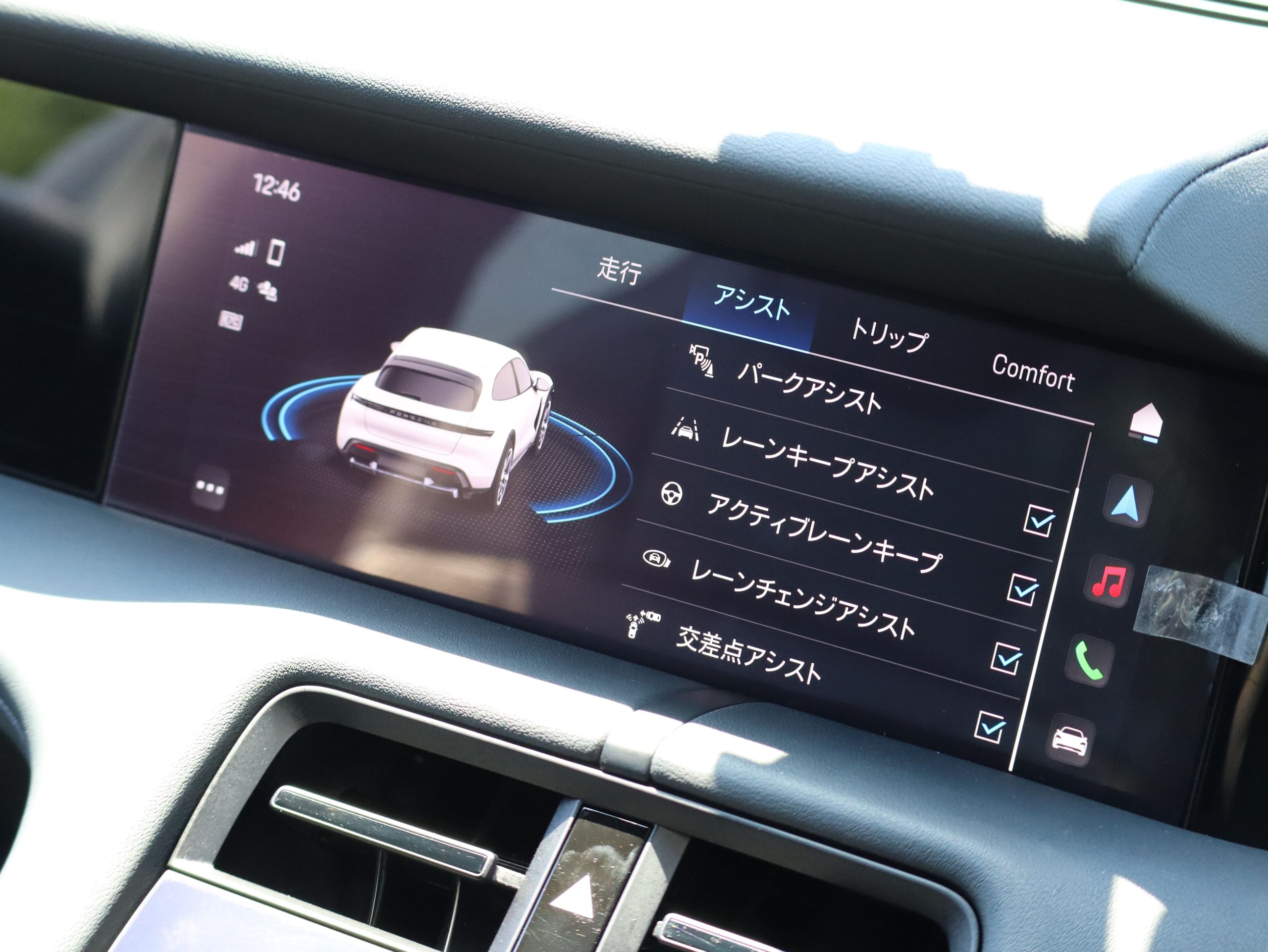 タイカン4クロスツーリスモ（E-Performance）<br>エレクトリックスポーツサウンド<br>固定式パノラミックガラスルーフ<br>PDLS+含むLEDヘッドライト<br>BOSEサラウンドサウンドシステム<br>ターボSエアロデザインホイール