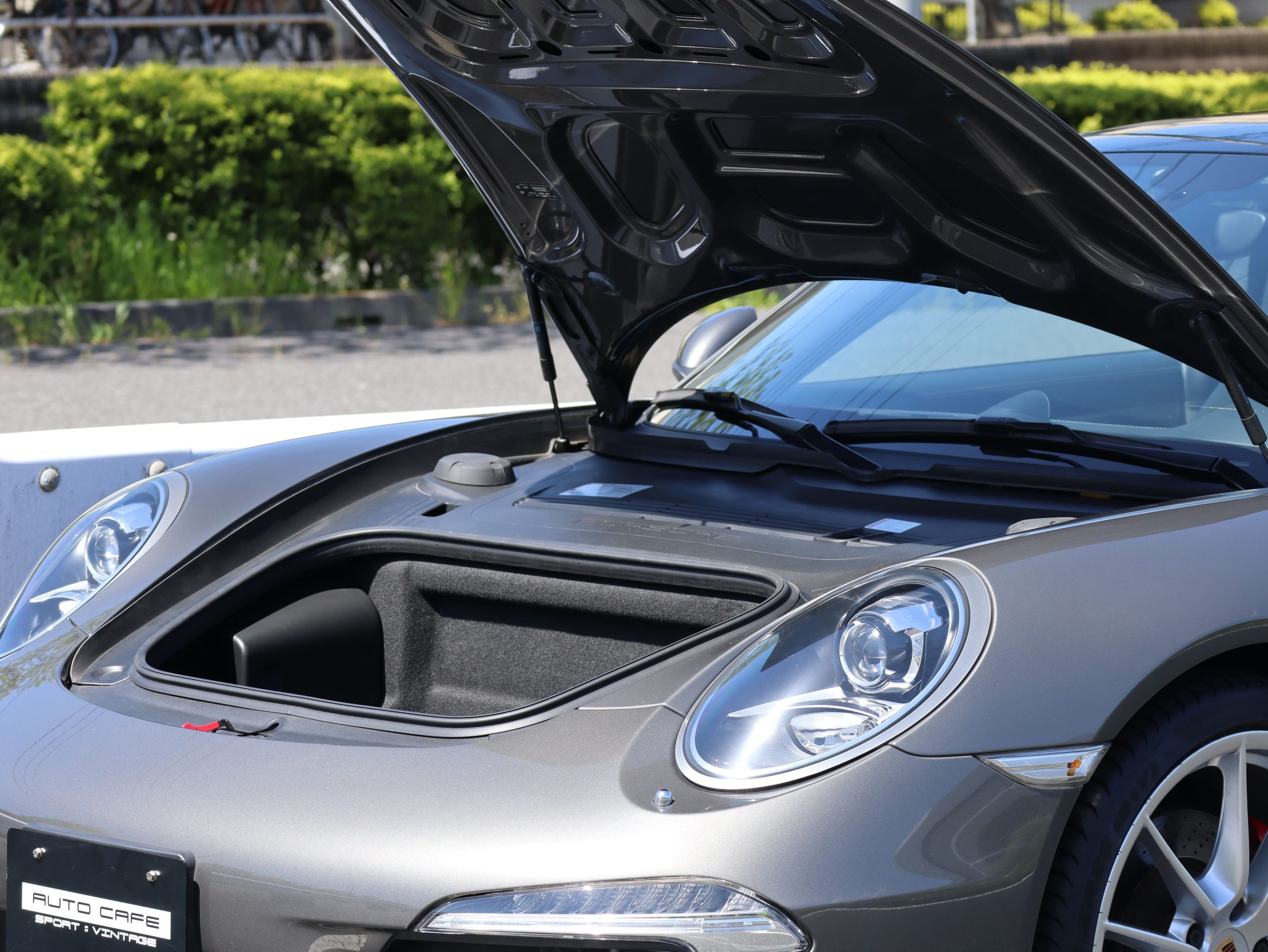 ポルシェ911カレラS（Type991.1）PDK<br>電動ガラスサンルーフシステム<br>ツートンレザーインテリア<br>スポーツエグゾーストシステム<br>