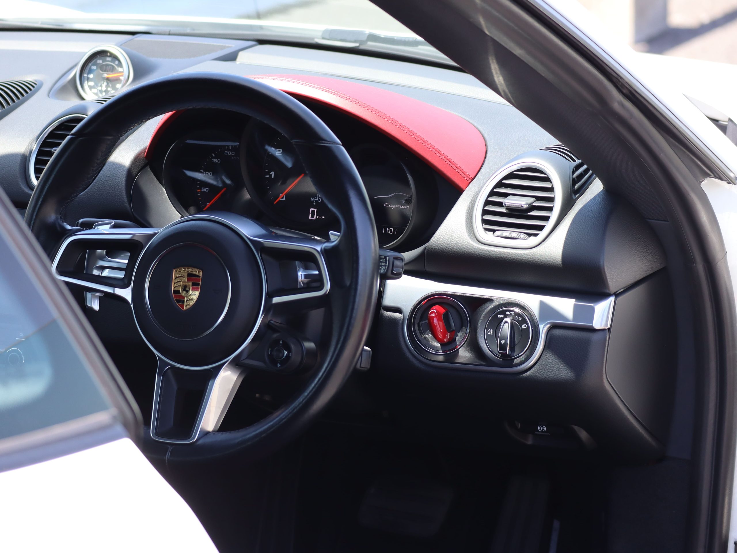 718ケイマン（Type982）PDK<br>スポーツクロノパッケージ<br>ツートンレザーパッケージ<br>ガンメタ仕上げTWSホイール20インチ<br>BOSEサラウンドサウンドシステム