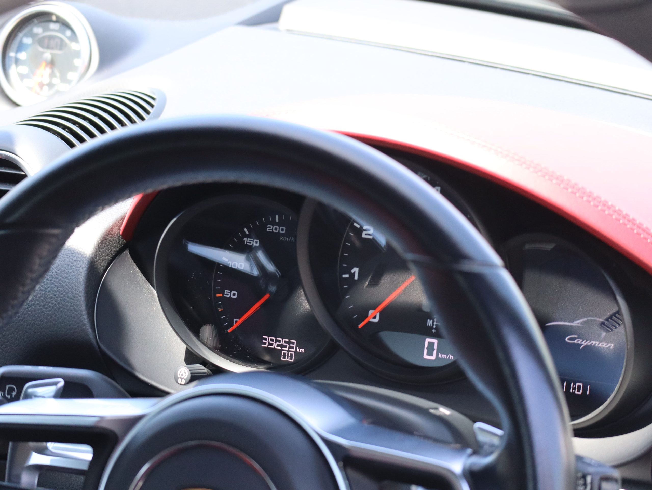 718ケイマン（Type982）PDK<br>スポーツクロノパッケージ<br>ツートンレザーパッケージ<br>ガンメタ仕上げTWSホイール20インチ<br>BOSEサラウンドサウンドシステム