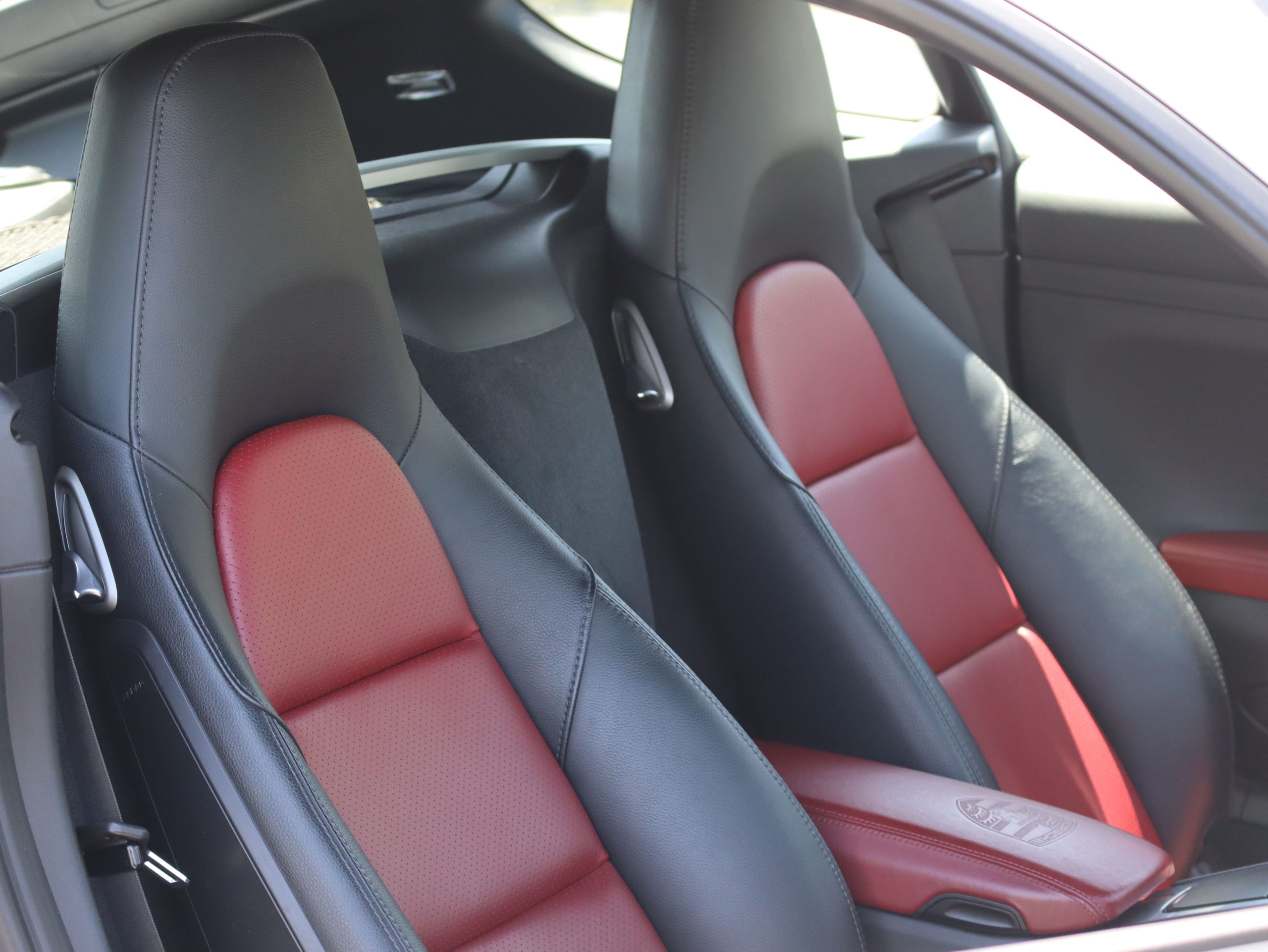 718ケイマン（Type982）PDK<br>スポーツクロノパッケージ<br>ツートンレザーパッケージ<br>ガンメタ仕上げTWSホイール20インチ<br>BOSEサラウンドサウンドシステム