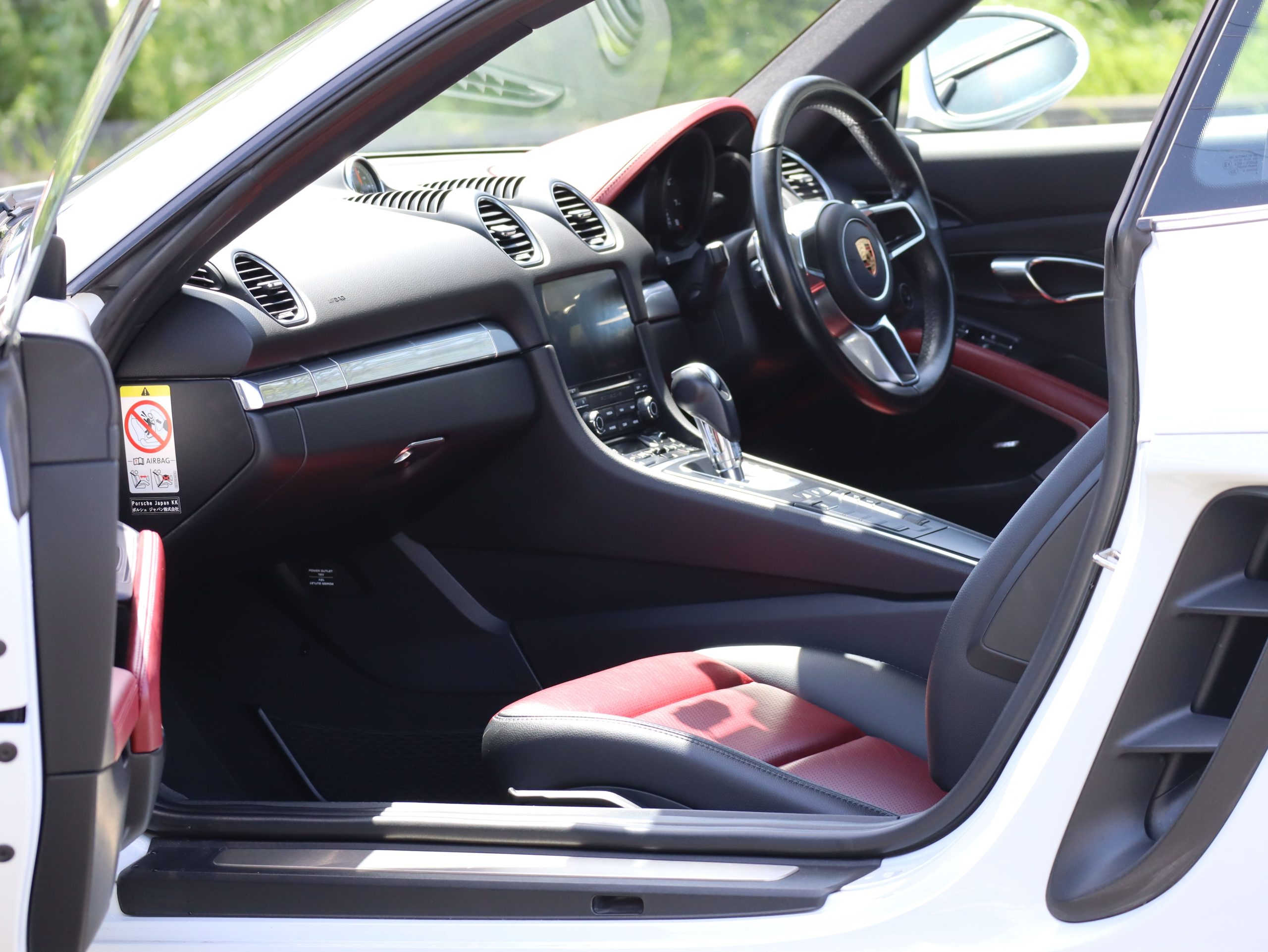 718ケイマン（Type982）PDK<br>スポーツクロノパッケージ<br>ツートンレザーパッケージ<br>ガンメタ仕上げTWSホイール20インチ<br>BOSEサラウンドサウンドシステム