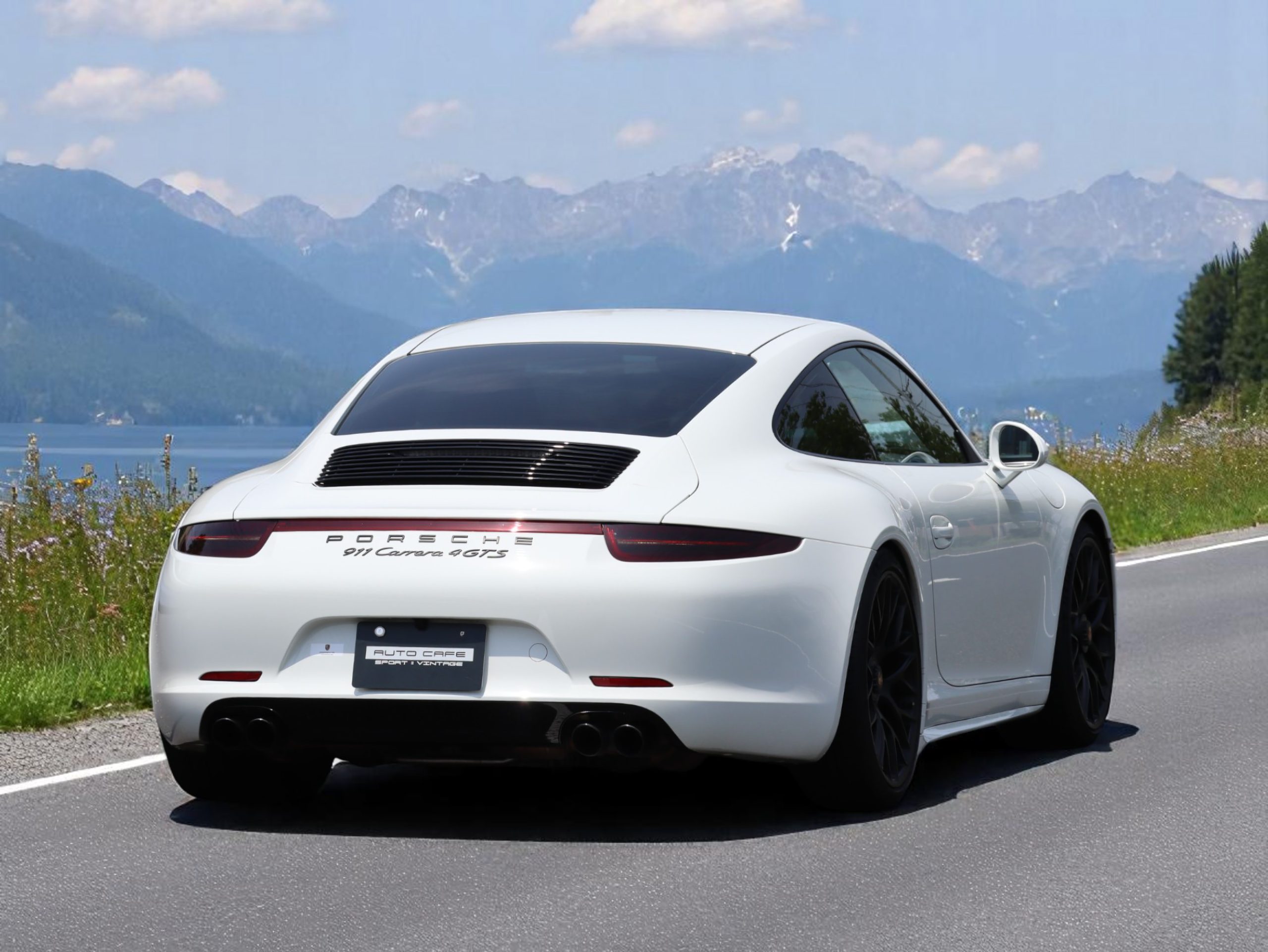 ★ポルシェ911カレラ4GTS（Type991.1）PDK<br>ダイナミックシャシーコントロール（PDCC）<br>スポーツクロノパッケージ<br>スポーツエグゾーストシステム<br>スポーツデザインドアミラー<br>センターロック式ターボSホイール
